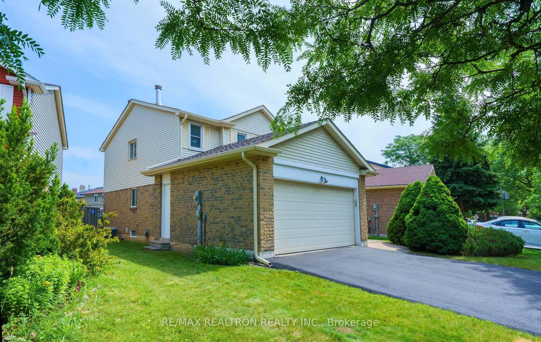 Photo 3 of 148 Mullen Drive, Vaughan, Crestwood-Springfarm-Yorkhill — HOMEH
