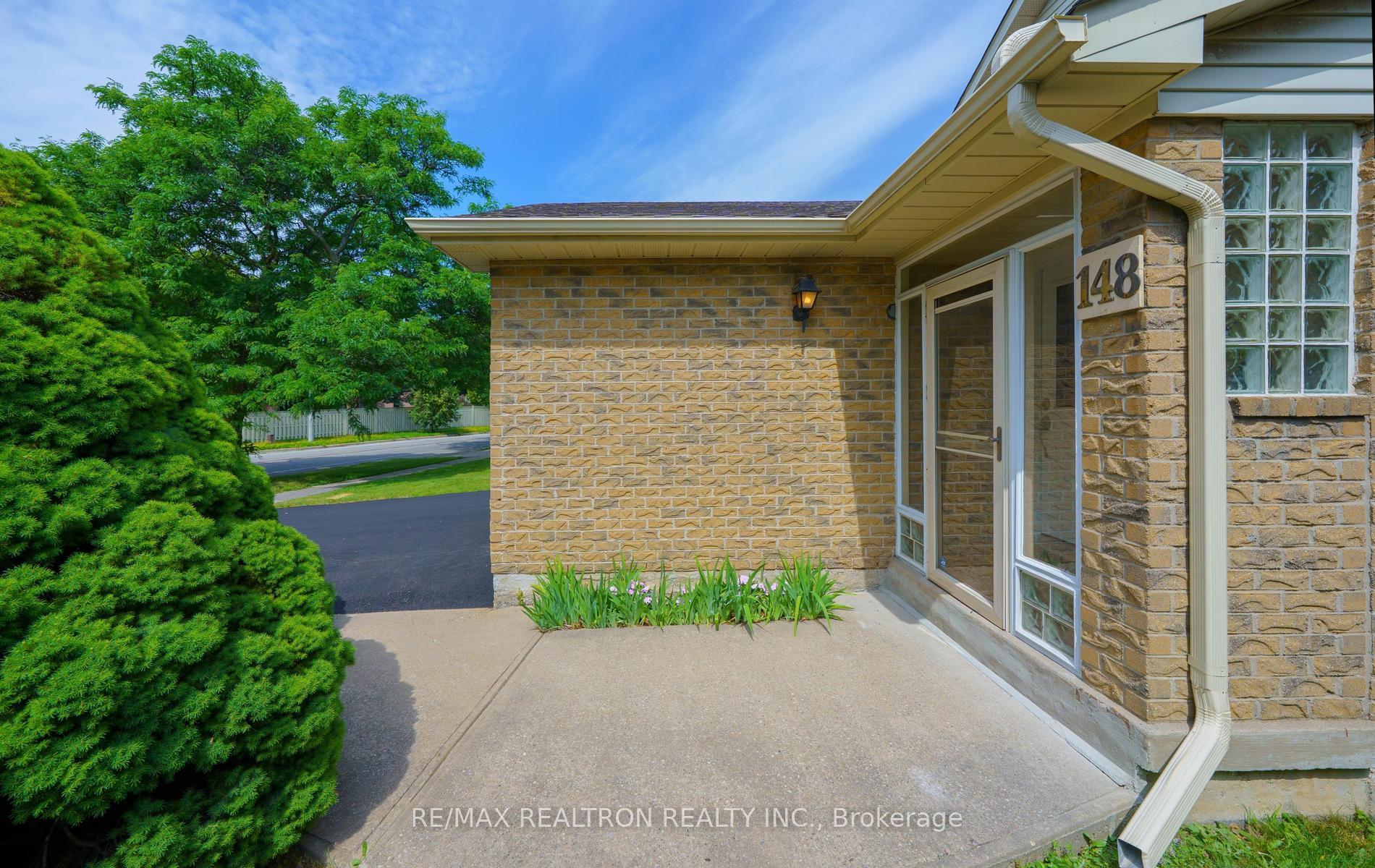 Photo 5 of 148 Mullen Drive, Vaughan, Crestwood-Springfarm-Yorkhill — HOMEH