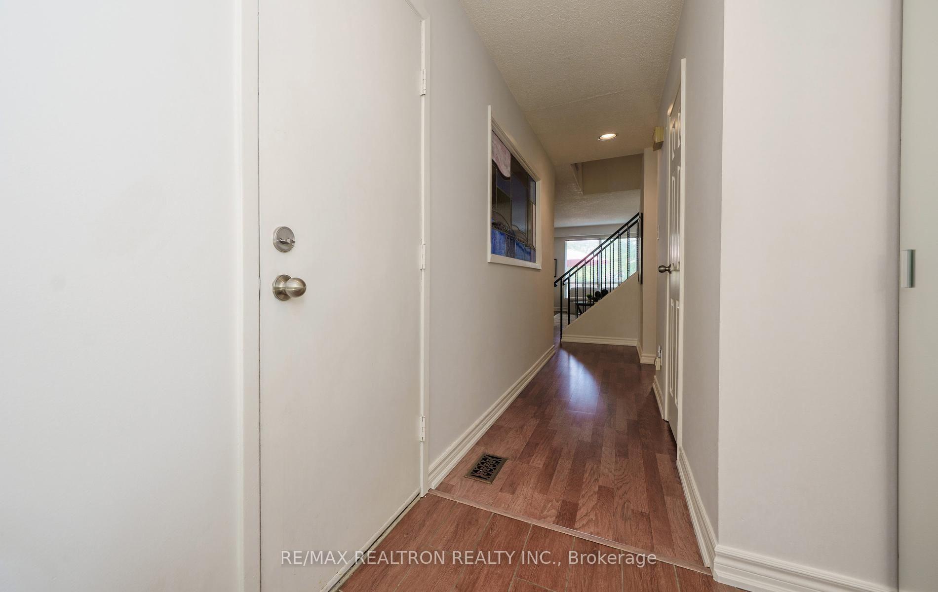 Photo 7 of 148 Mullen Drive, Vaughan, Crestwood-Springfarm-Yorkhill — HOMEH