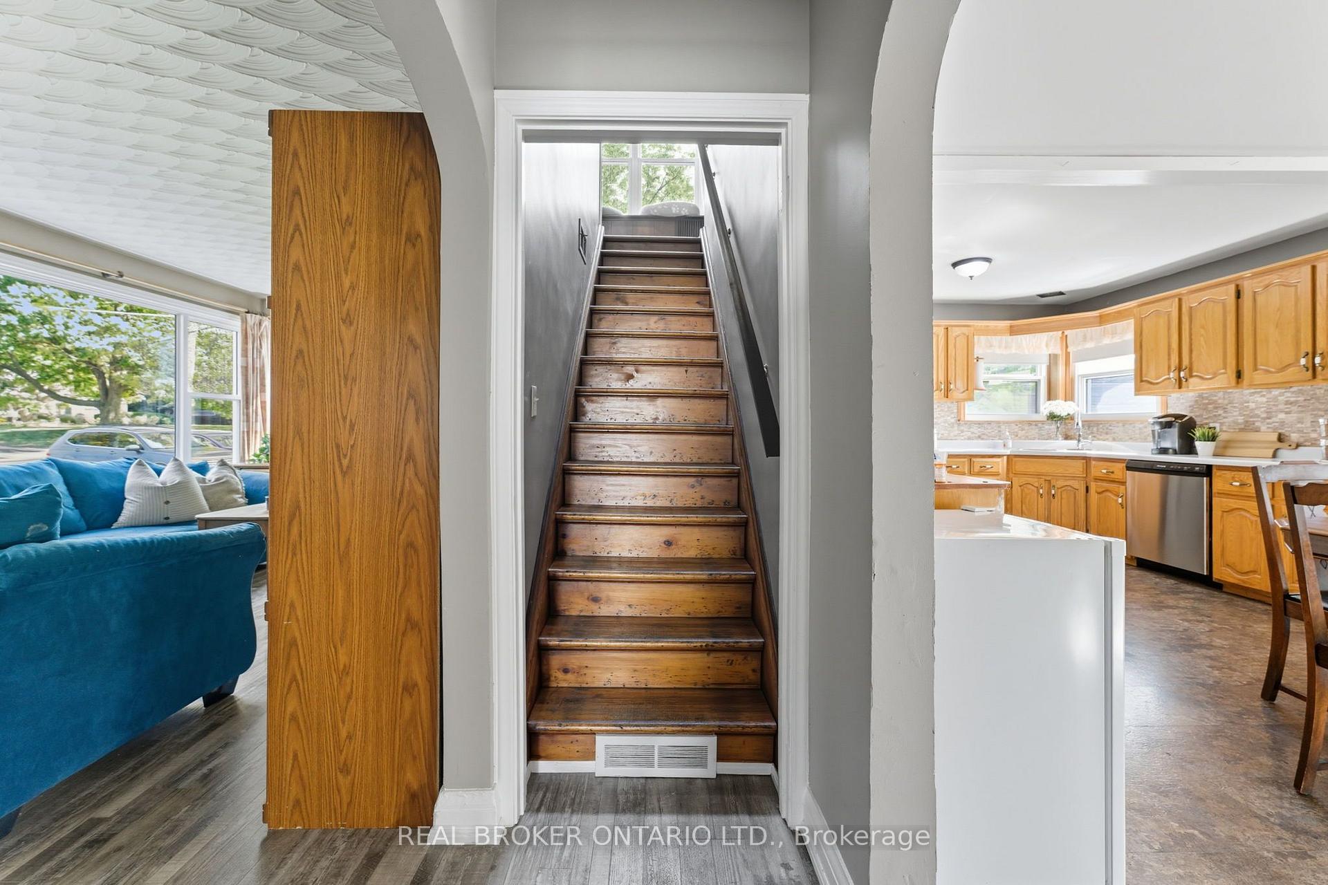 Photo 4 of 36 Gibson Drive, Norfolk, Simcoe — HOMEH