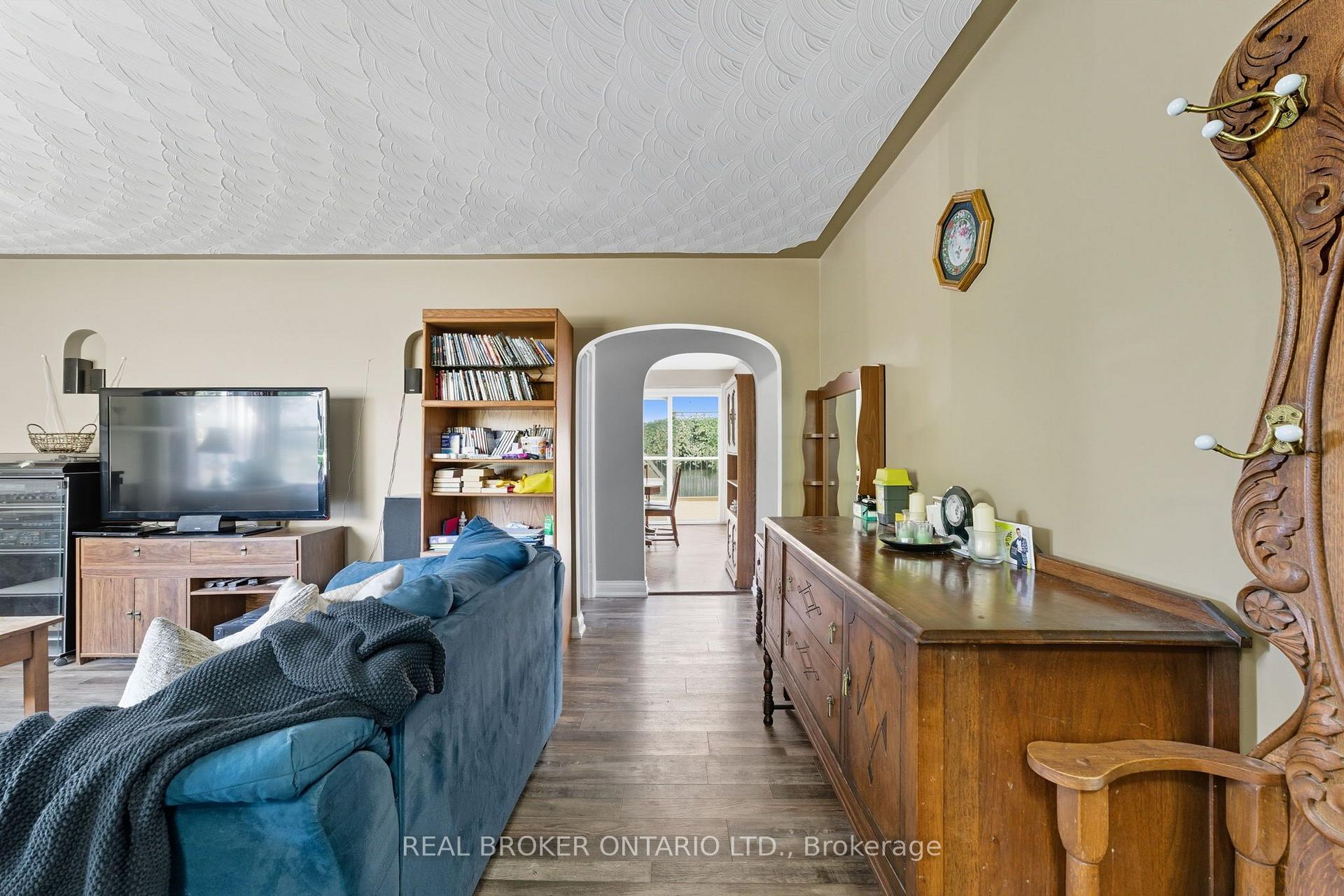 Photo 8 of 36 Gibson Drive, Norfolk, Simcoe — HOMEH