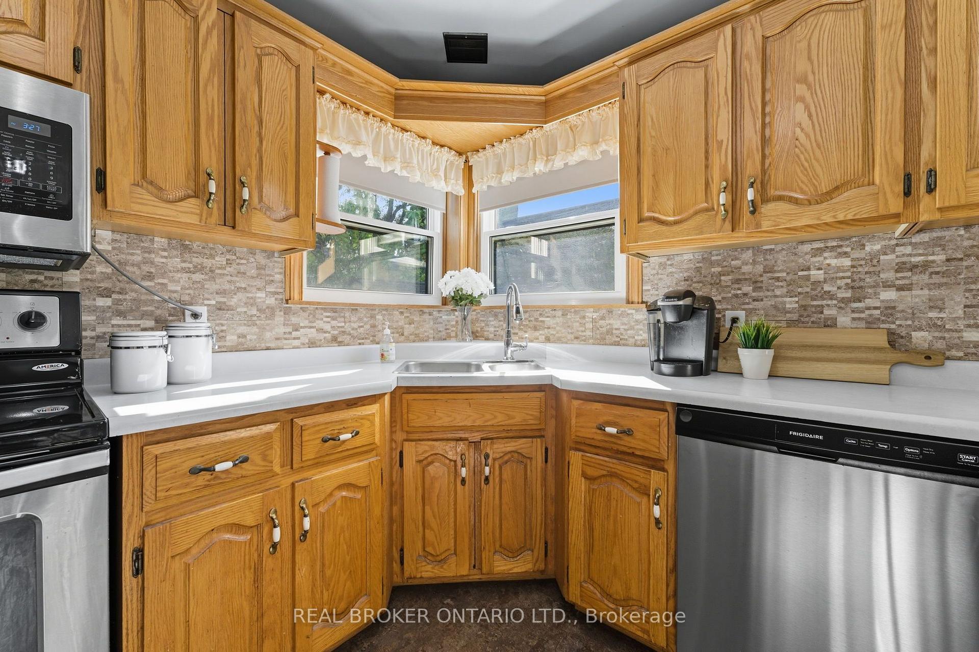 Photo 14 of 36 Gibson Drive, Norfolk, Simcoe — HOMEH