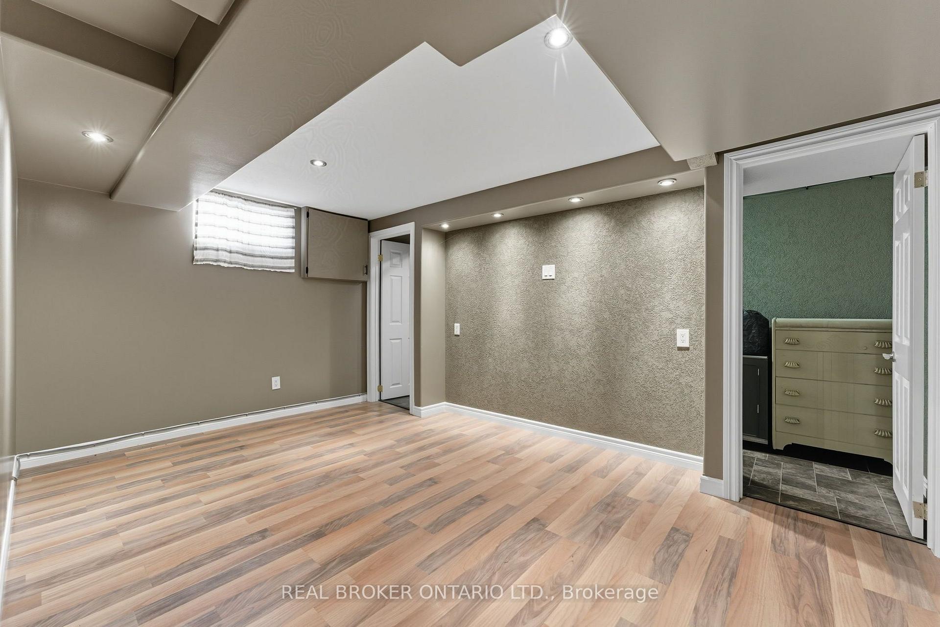 Photo 22 of 36 Gibson Drive, Norfolk, Simcoe — HOMEH
