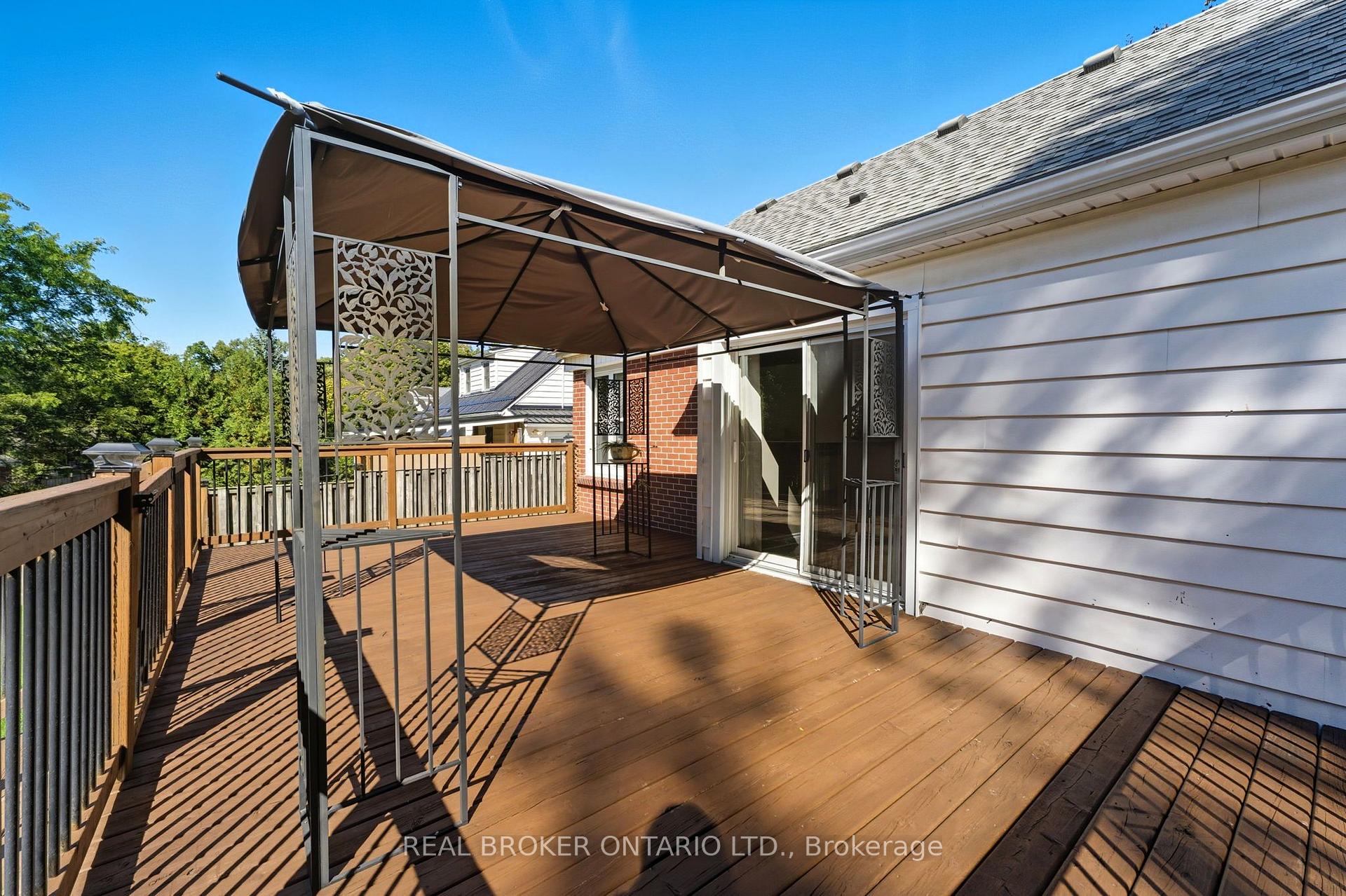 Photo 25 of 36 Gibson Drive, Norfolk, Simcoe — HOMEH