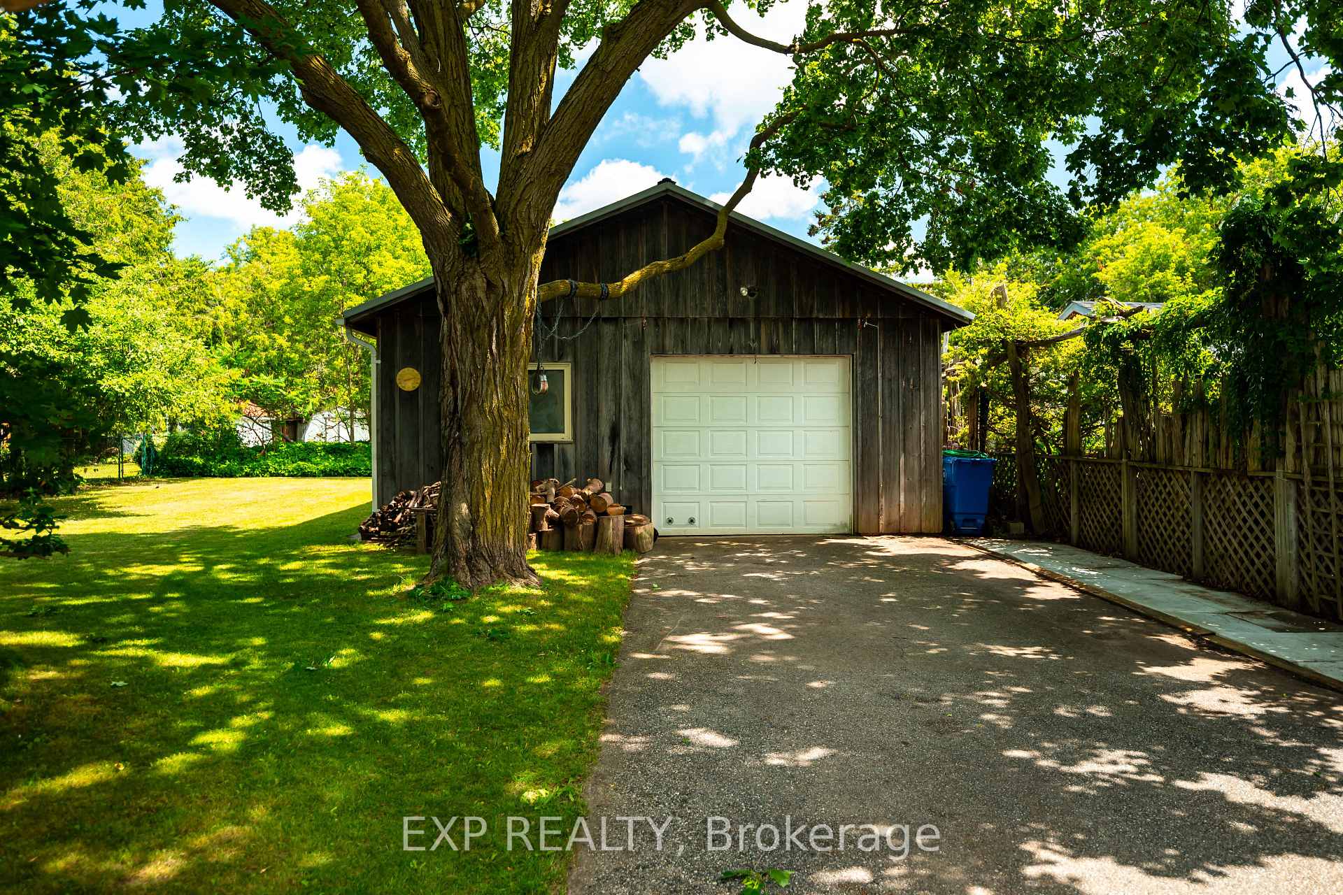 Photo 2 of 39 Townline, Orangeville — HOMEH