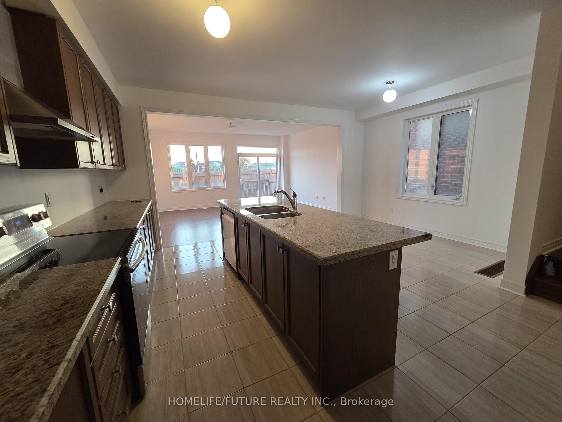 Photo 4 of 94 Cathedral Drive, Whitby, Rolling Acres — HOMEH