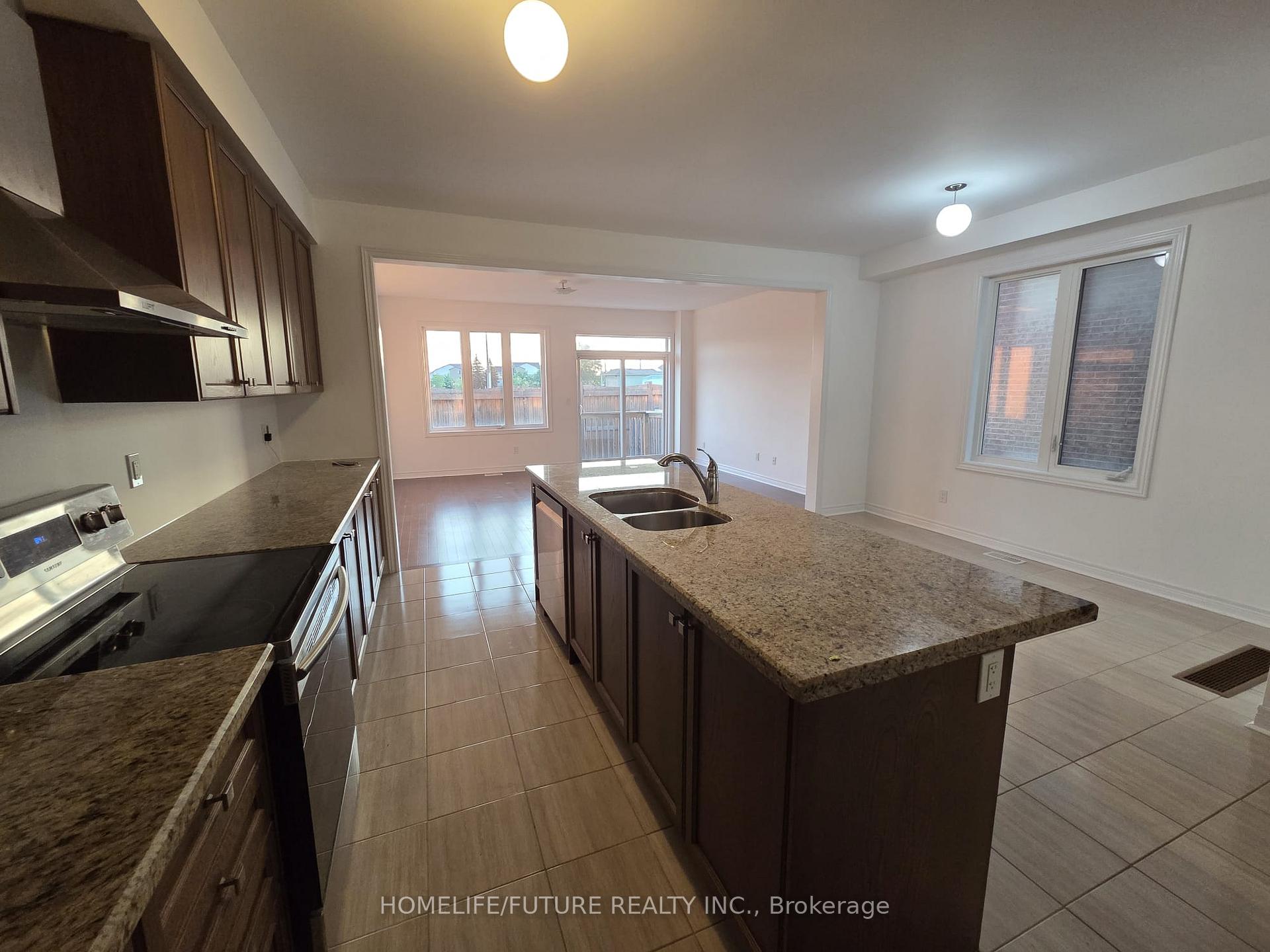 Photo 5 of 94 Cathedral Drive, Whitby, Rolling Acres — HOMEH