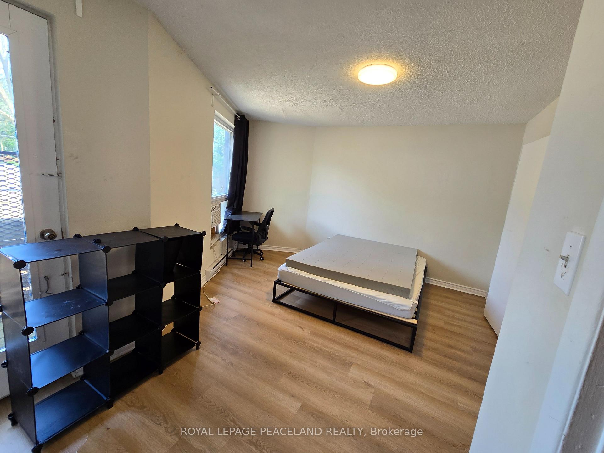 Photo 1 of Unit 6, 558 Spadina Crescent, Toronto, University — HOMEH