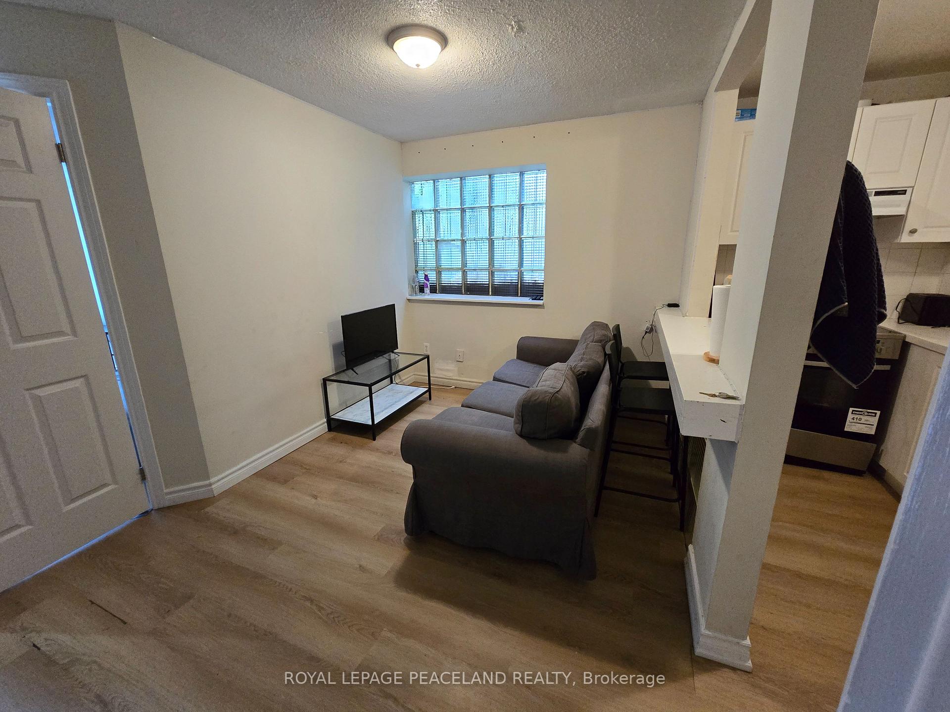 Photo 10 of Unit 6, 558 Spadina Crescent, Toronto, University — HOMEH