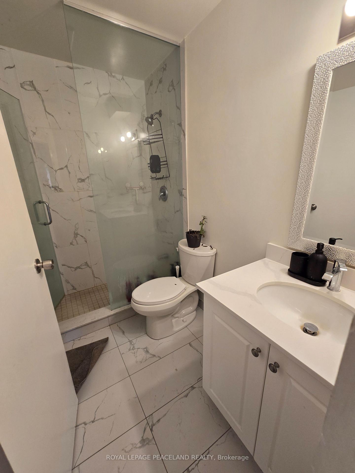 Photo 11 of Unit 6, 558 Spadina Crescent, Toronto, University — HOMEH