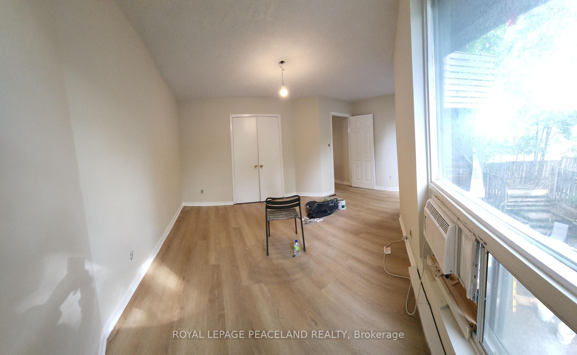 Photo 13 of Unit 6, 558 Spadina Crescent, Toronto, University — HOMEH