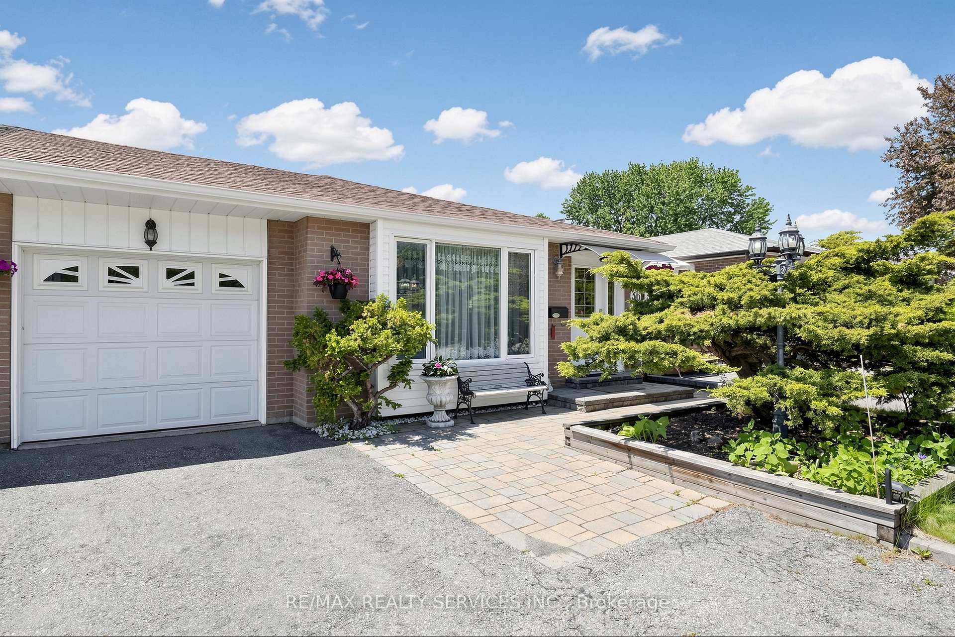 Photo 3 of 36 Glenvale Boulevard, Brampton, Northgate — HOMEH