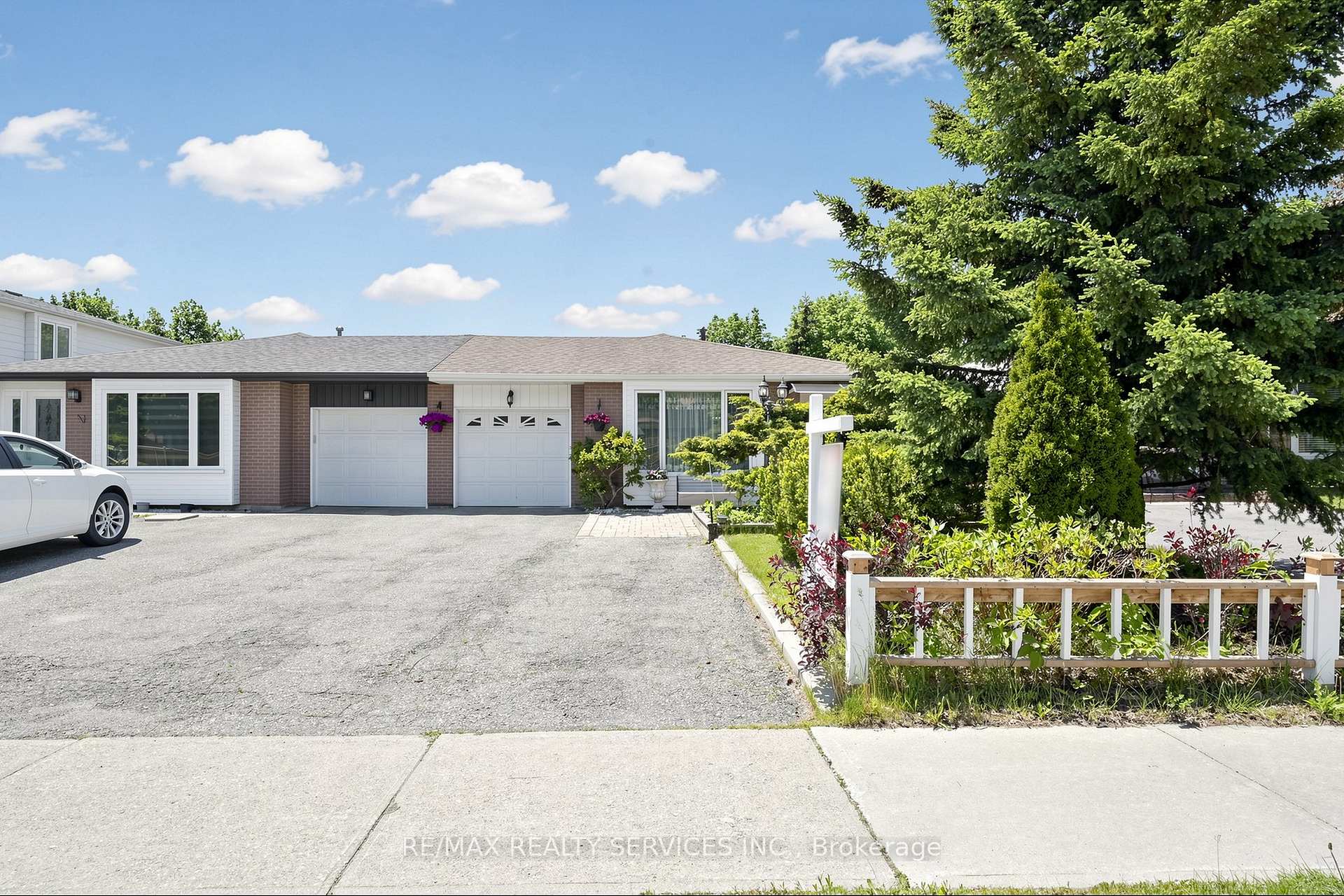 Photo 5 of 36 Glenvale Boulevard, Brampton, Northgate — HOMEH