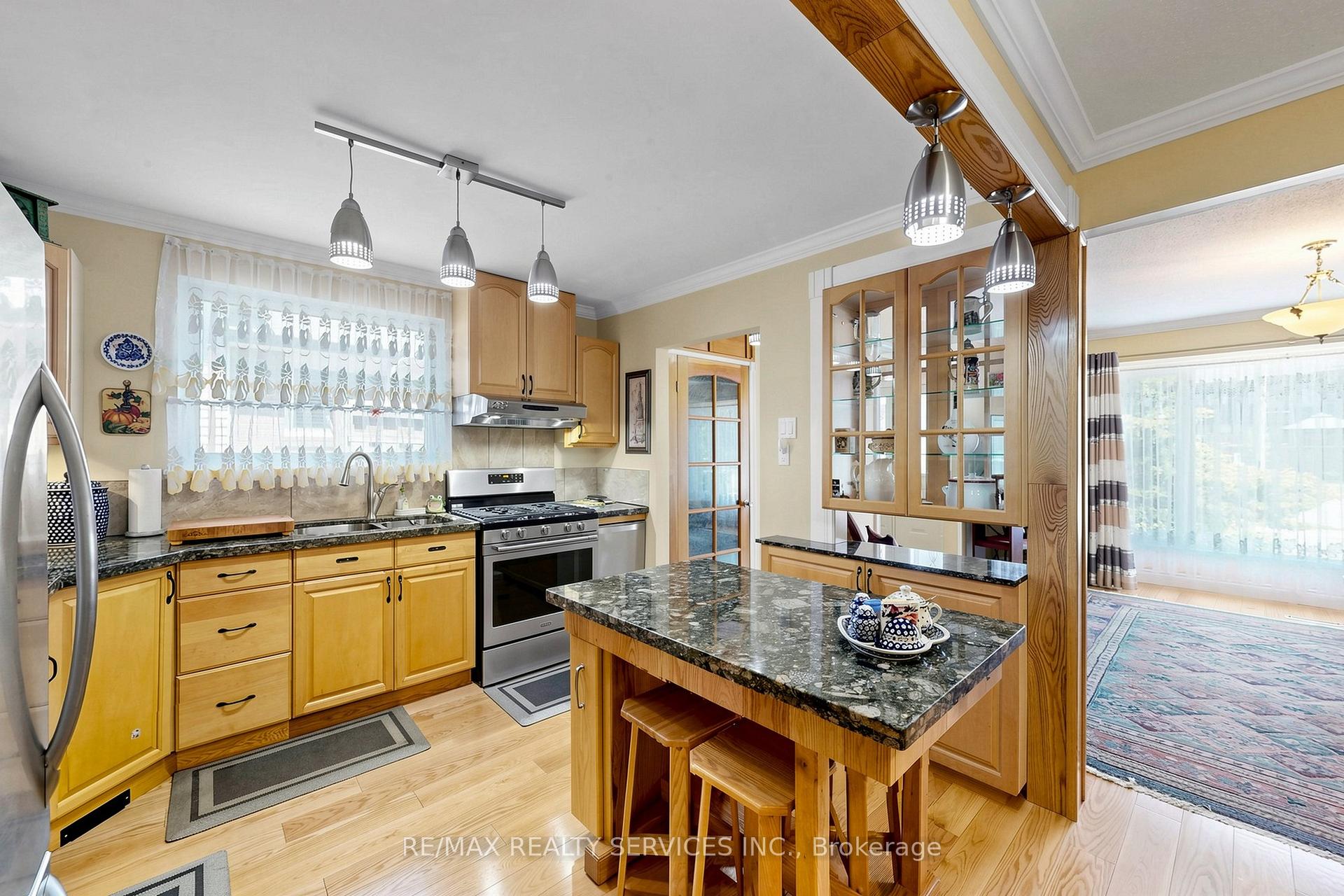 Photo 15 of 36 Glenvale Boulevard, Brampton, Northgate — HOMEH