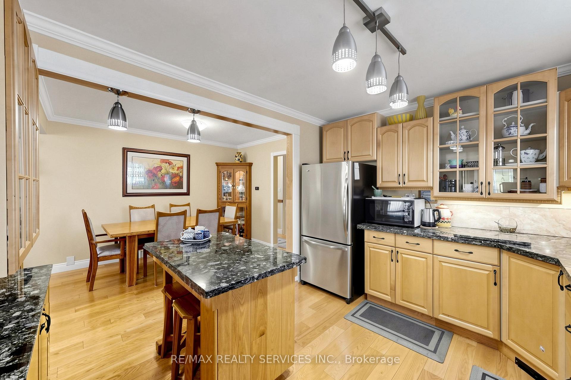 Photo 17 of 36 Glenvale Boulevard, Brampton, Northgate — HOMEH