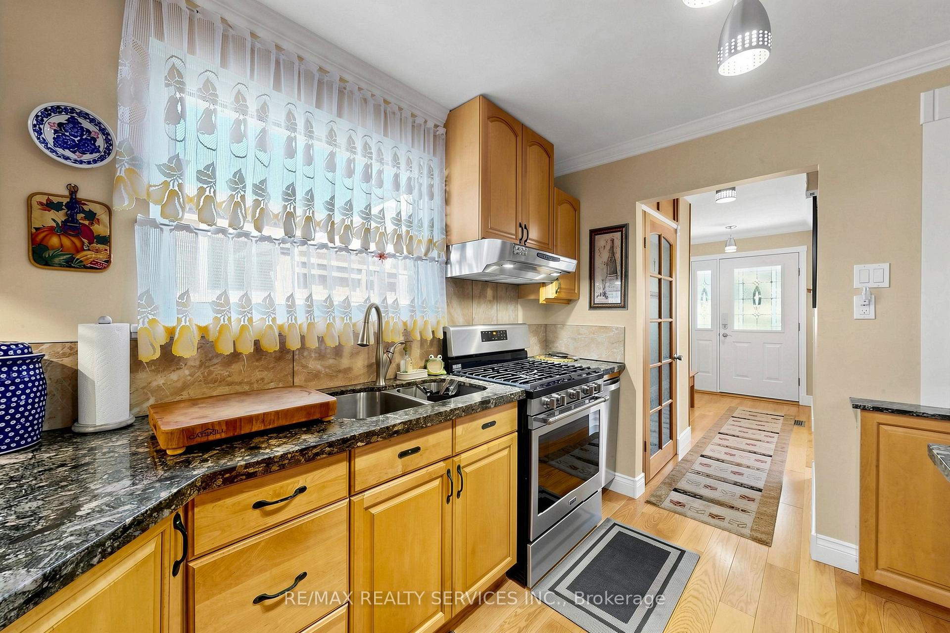 Photo 18 of 36 Glenvale Boulevard, Brampton, Northgate — HOMEH