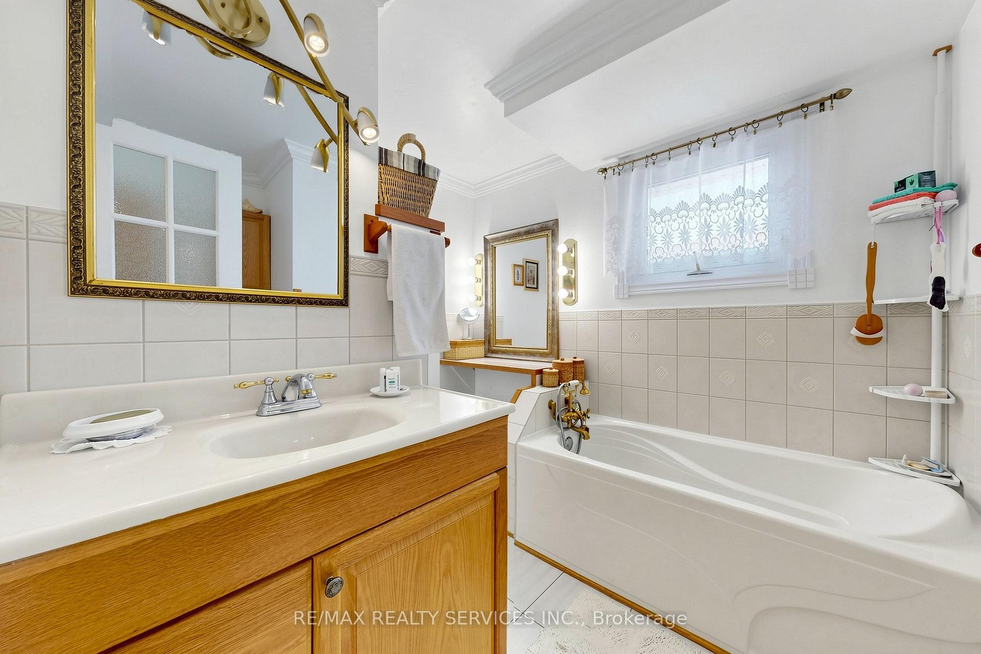 Photo 27 of 36 Glenvale Boulevard, Brampton, Northgate — HOMEH