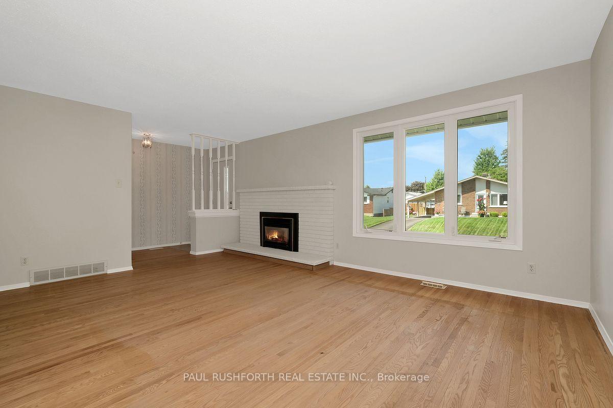 Photo 5 of 1391 Jamison Avenue, Ottawa, Bilberry Creek/Queenswood Heights — HOMEH