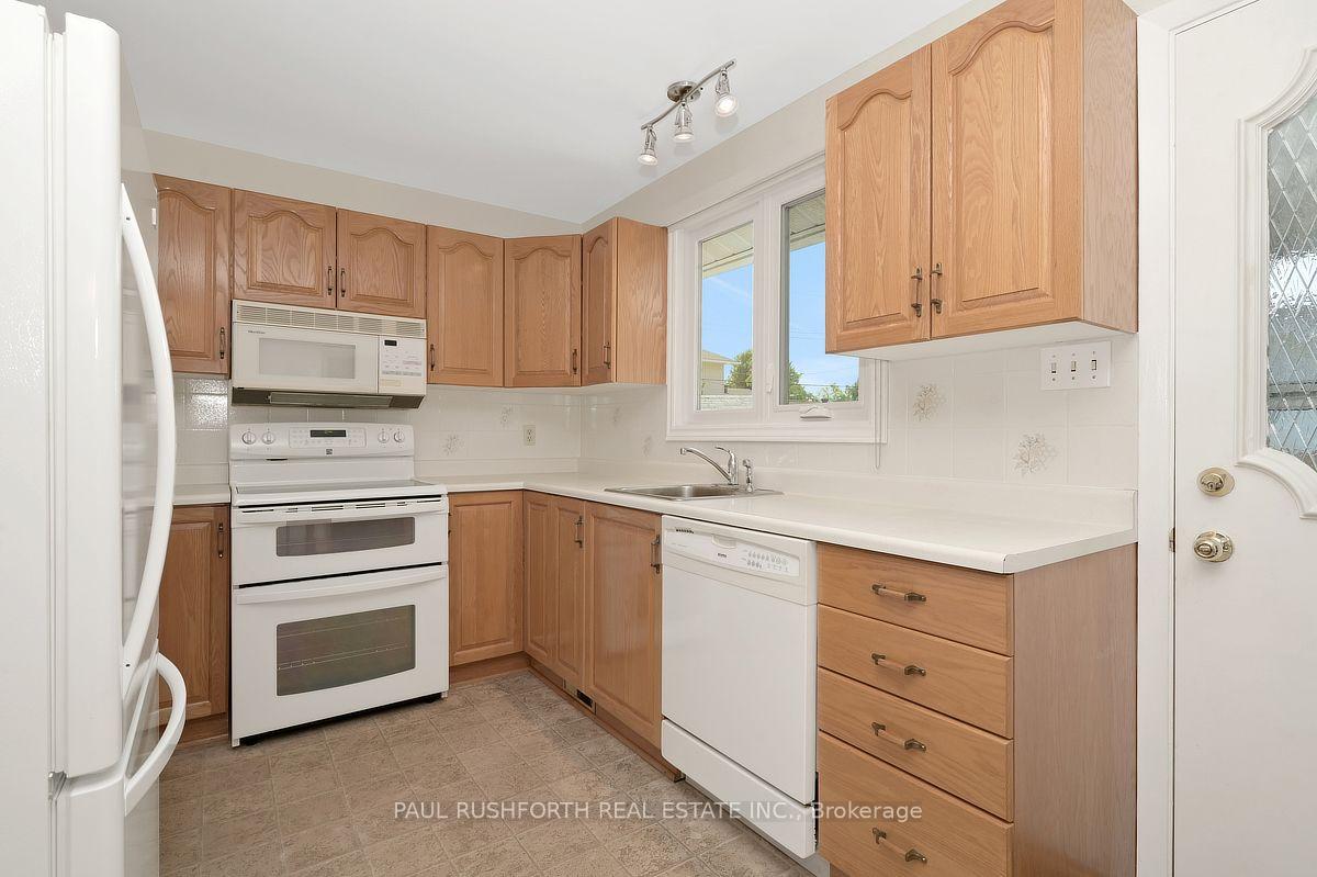 Photo 11 of 1391 Jamison Avenue, Ottawa, Bilberry Creek/Queenswood Heights — HOMEH