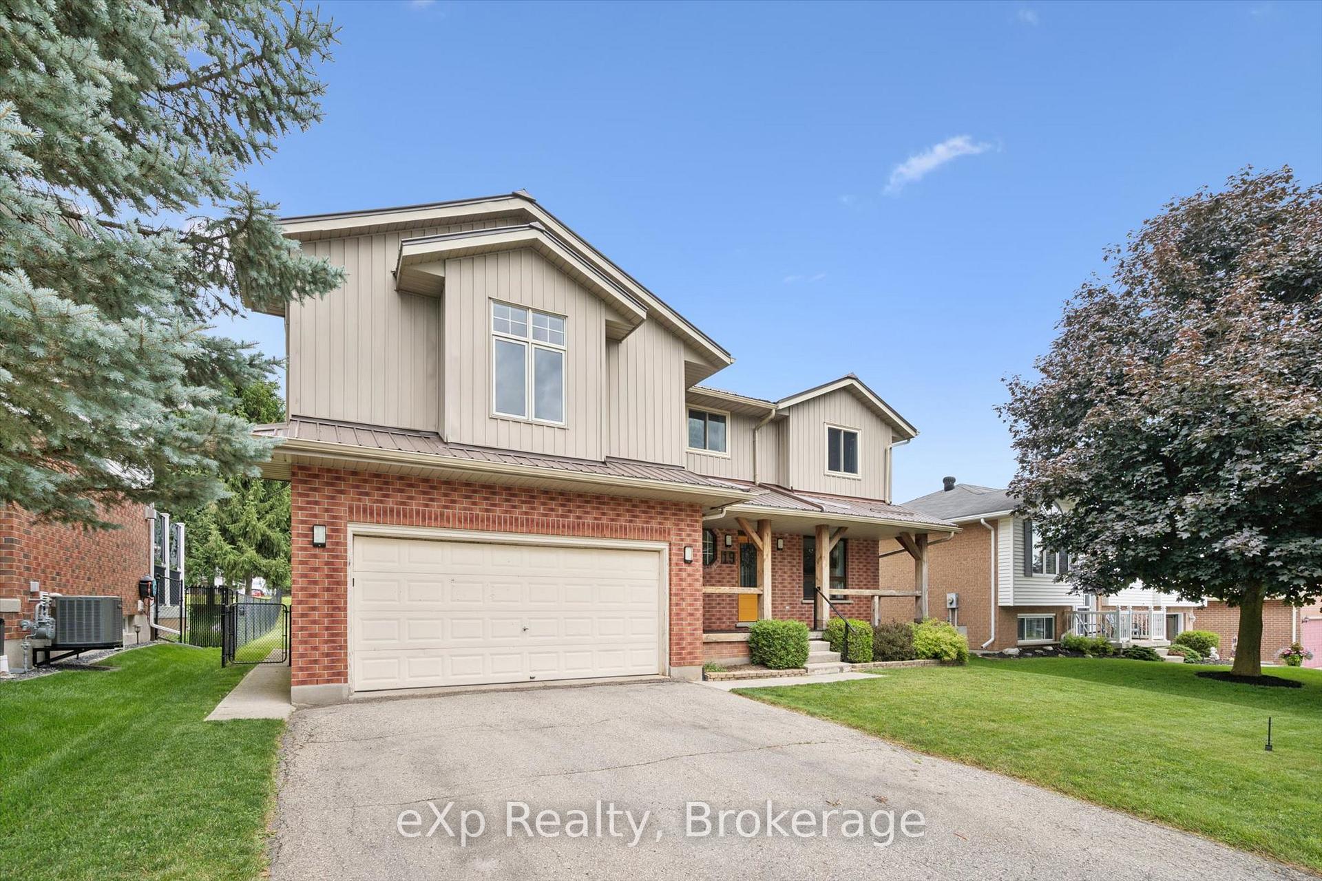 Photo 4 of 19 Keating Drive, Centre Wellington, Elora/Salem — HOMEH