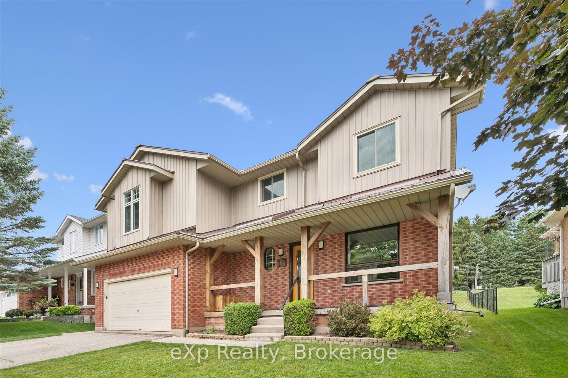 Photo 5 of 19 Keating Drive, Centre Wellington, Elora/Salem — HOMEH