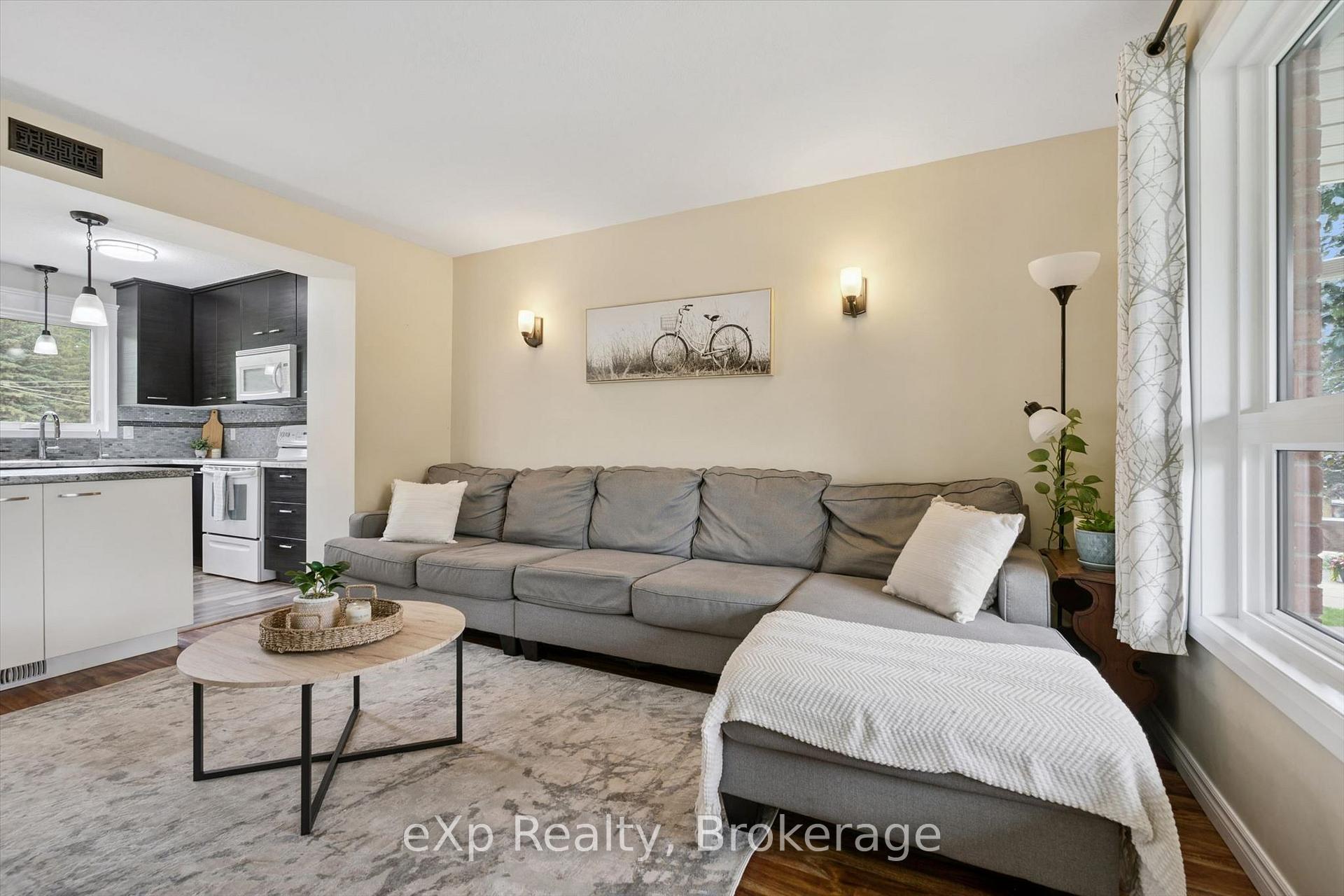 Photo 8 of 19 Keating Drive, Centre Wellington, Elora/Salem — HOMEH