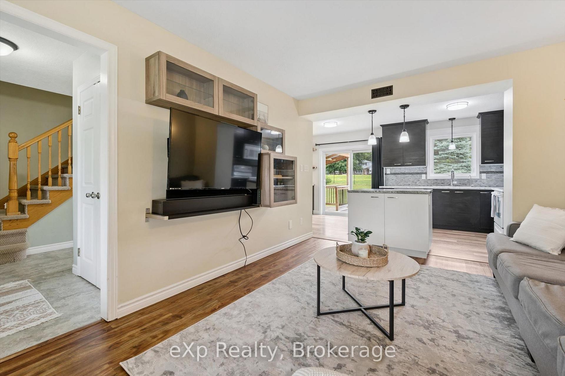Photo 11 of 19 Keating Drive, Centre Wellington, Elora/Salem — HOMEH