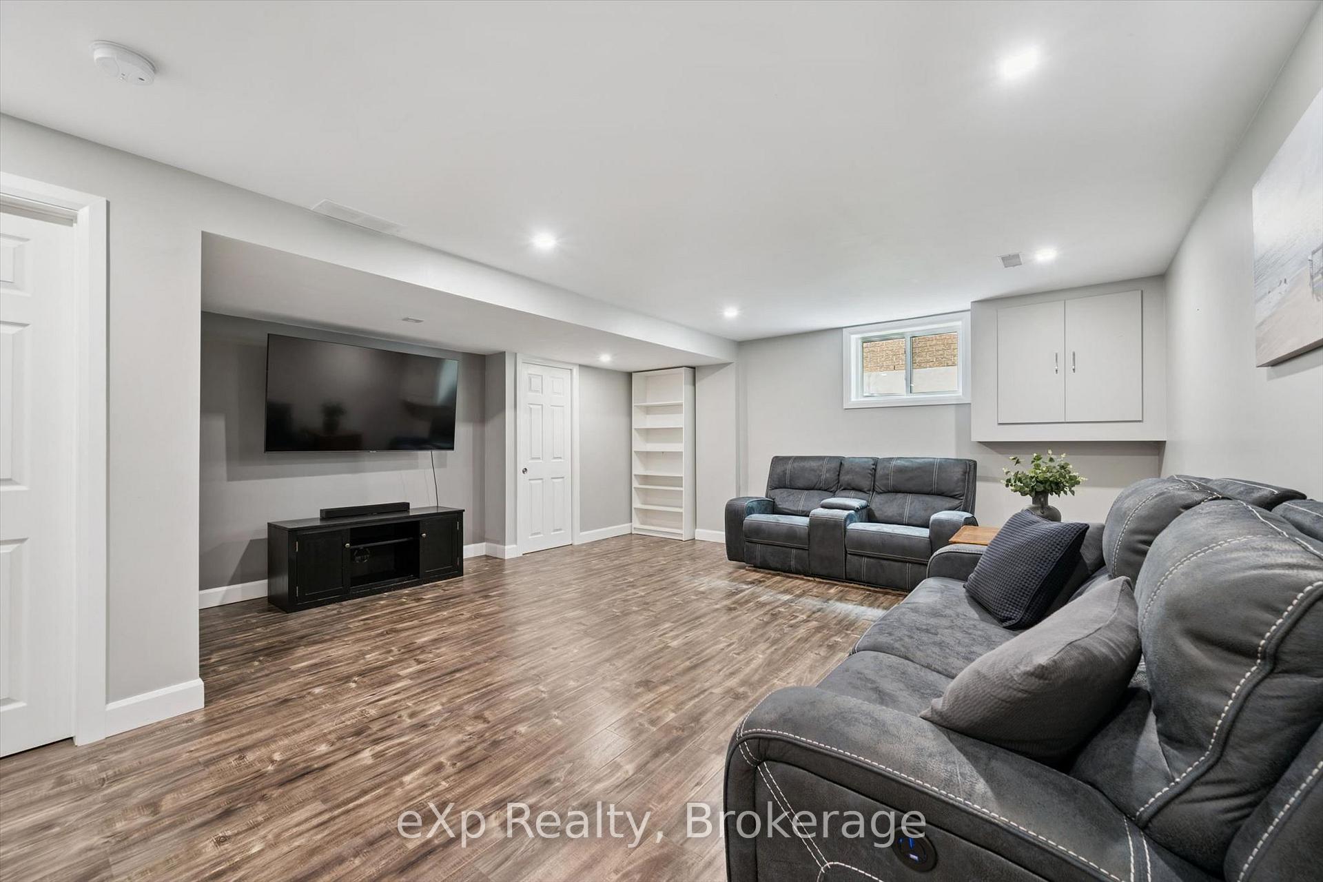 Photo 35 of 19 Keating Drive, Centre Wellington, Elora/Salem — HOMEH