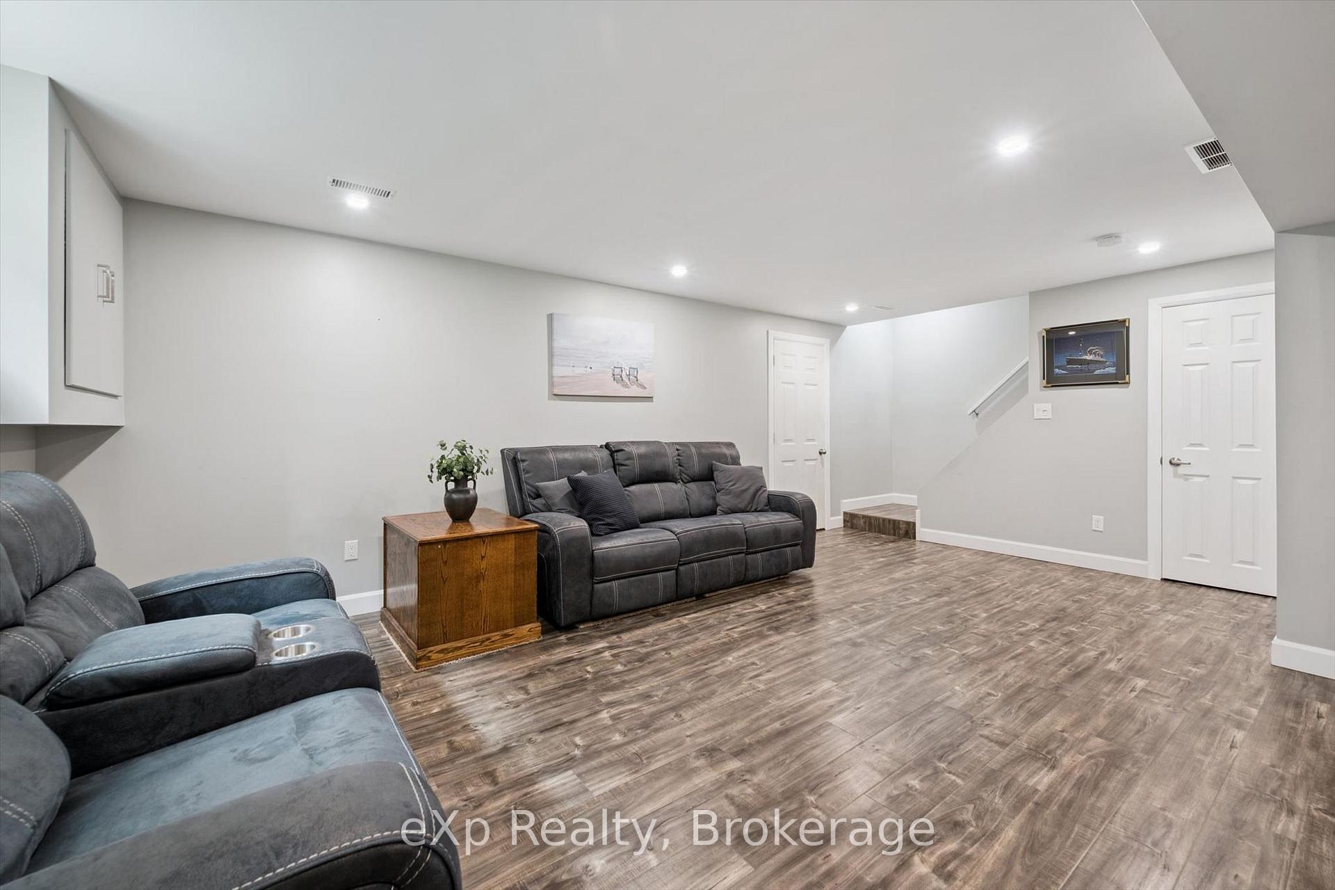 Photo 36 of 19 Keating Drive, Centre Wellington, Elora/Salem — HOMEH
