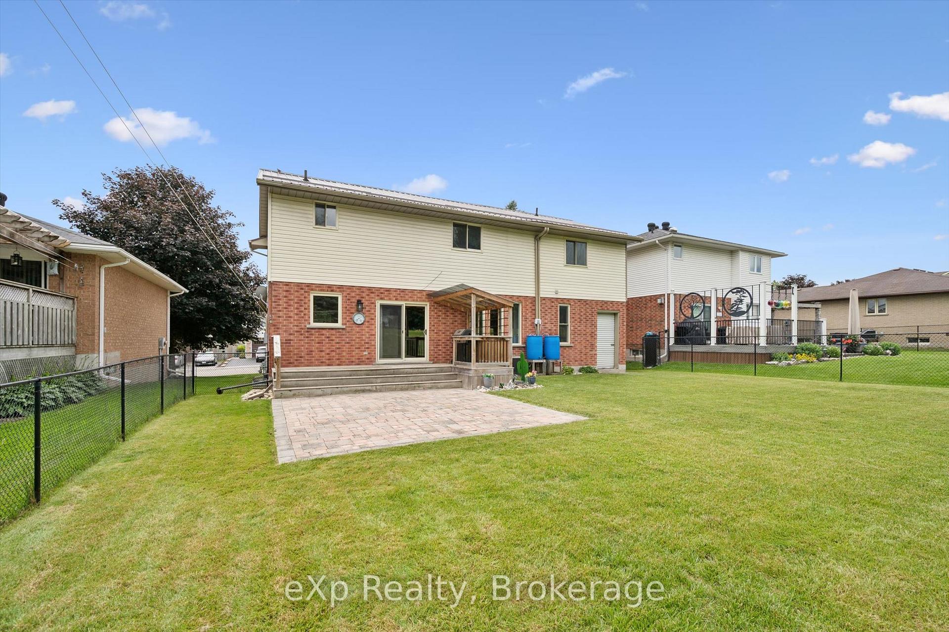 Photo 38 of 19 Keating Drive, Centre Wellington, Elora/Salem — HOMEH