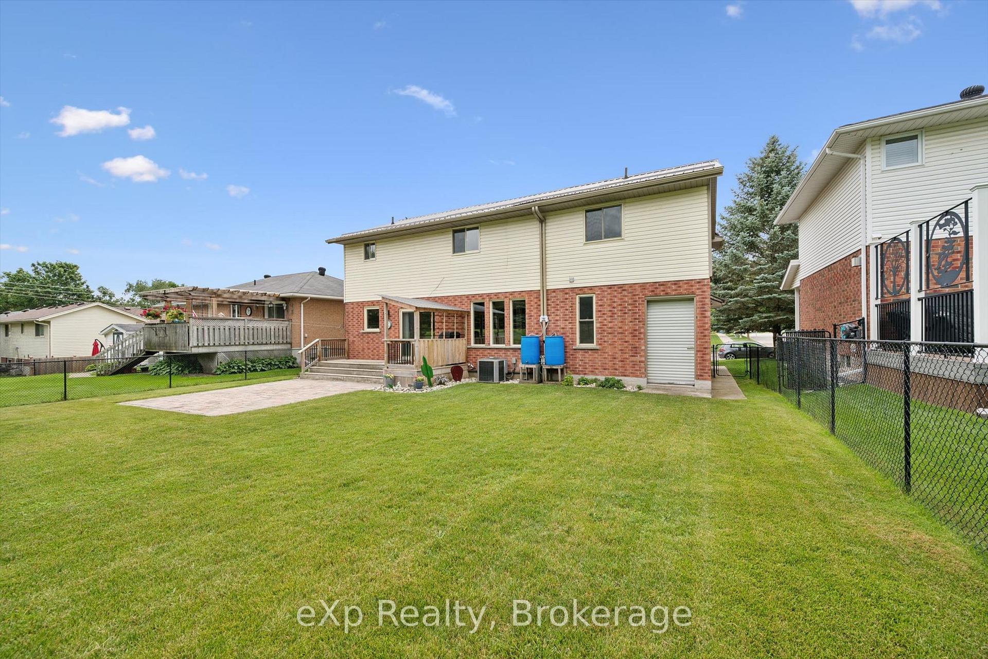 Photo 39 of 19 Keating Drive, Centre Wellington, Elora/Salem — HOMEH