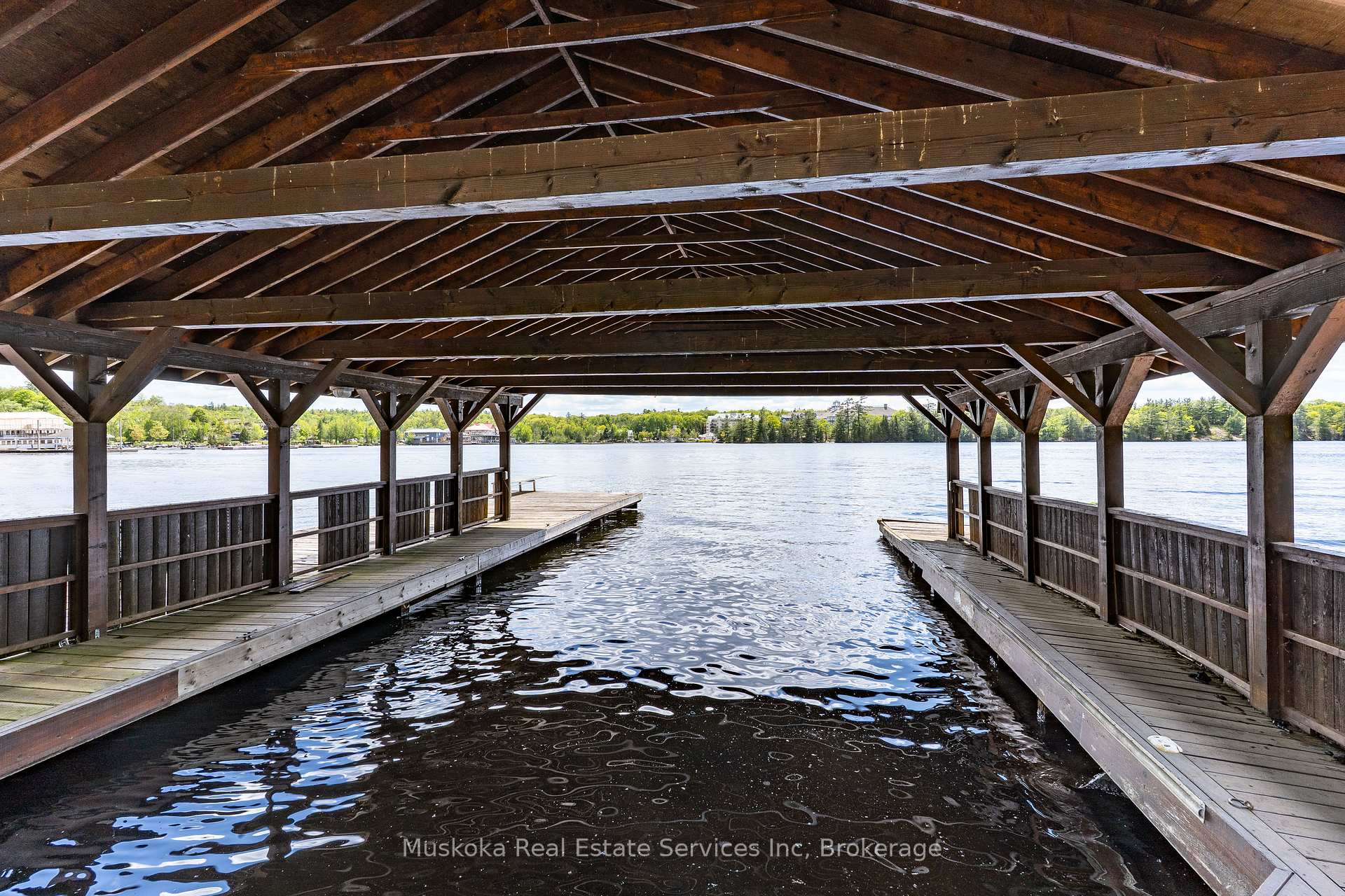 Photo 2 of 655 Farquahar Street, Gravenhurst, Muskoka (S) — HOMEH