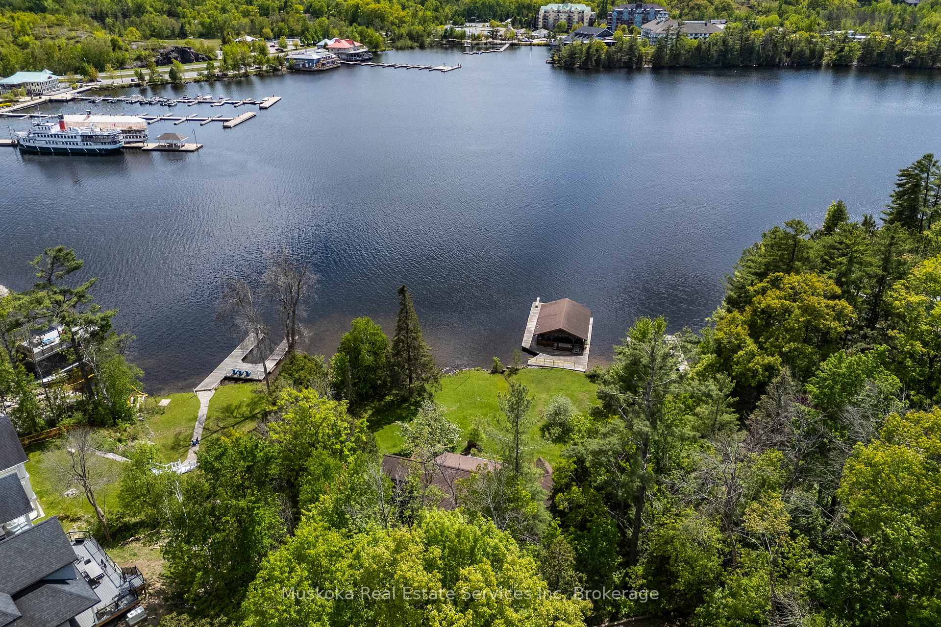 Photo 3 of 655 Farquahar Street, Gravenhurst, Muskoka (S) — HOMEH