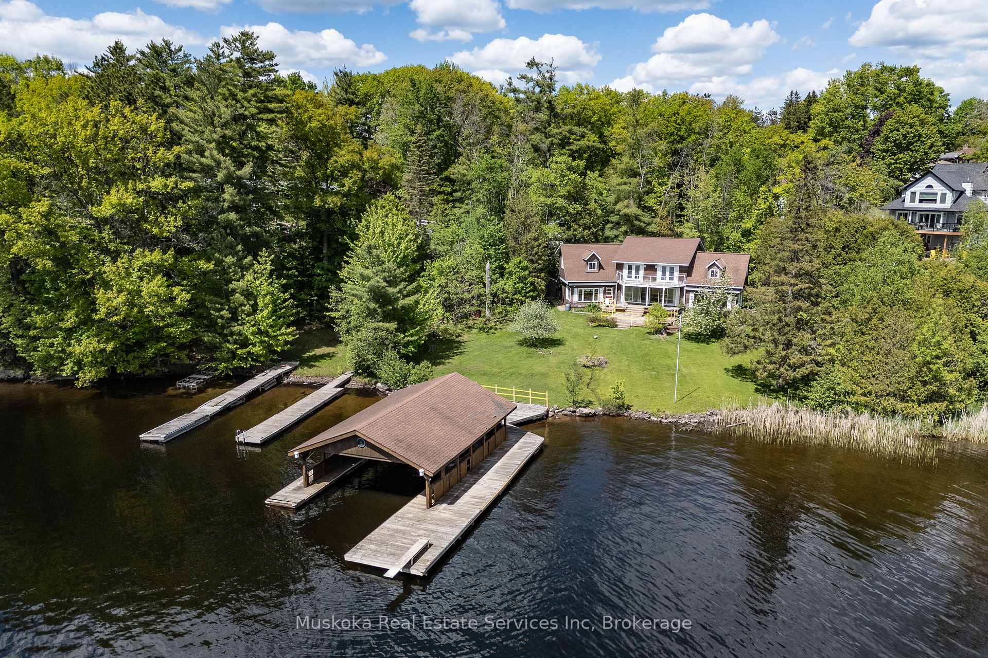 Photo 4 of 655 Farquahar Street, Gravenhurst, Muskoka (S) — HOMEH