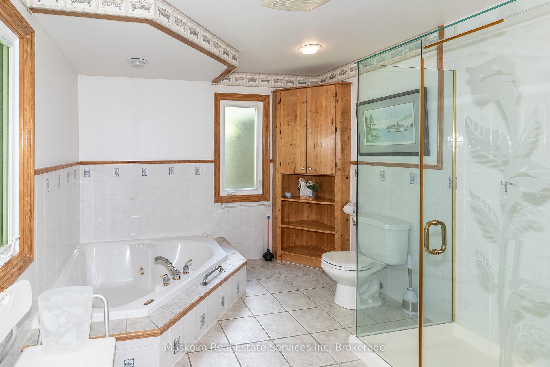 Photo 12 of 655 Farquahar Street, Gravenhurst, Muskoka (S) — HOMEH