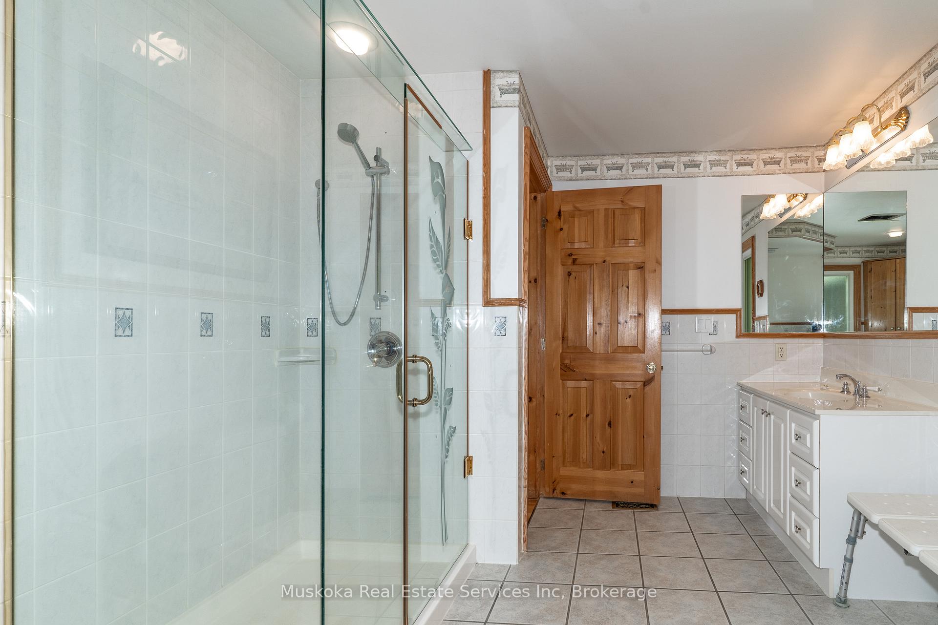 Photo 16 of 655 Farquahar Street, Gravenhurst, Muskoka (S) — HOMEH