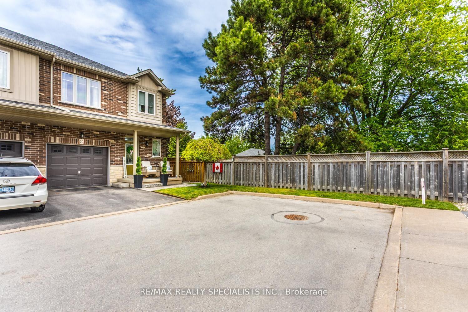 Photo 3 of Unit 20, 380 Lake Street, Grimsby, Grimsby Beach — HOMEH