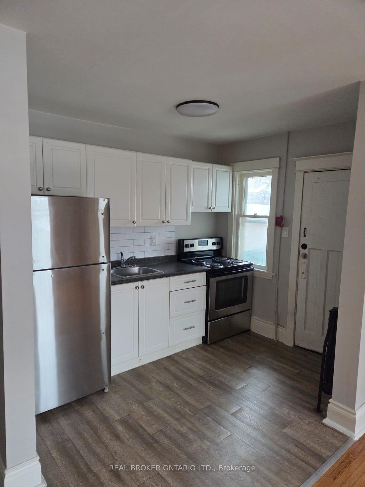 Photo 5 of Unit 5, 985 Main Street E, Hamilton, Crown Point — HOMEH