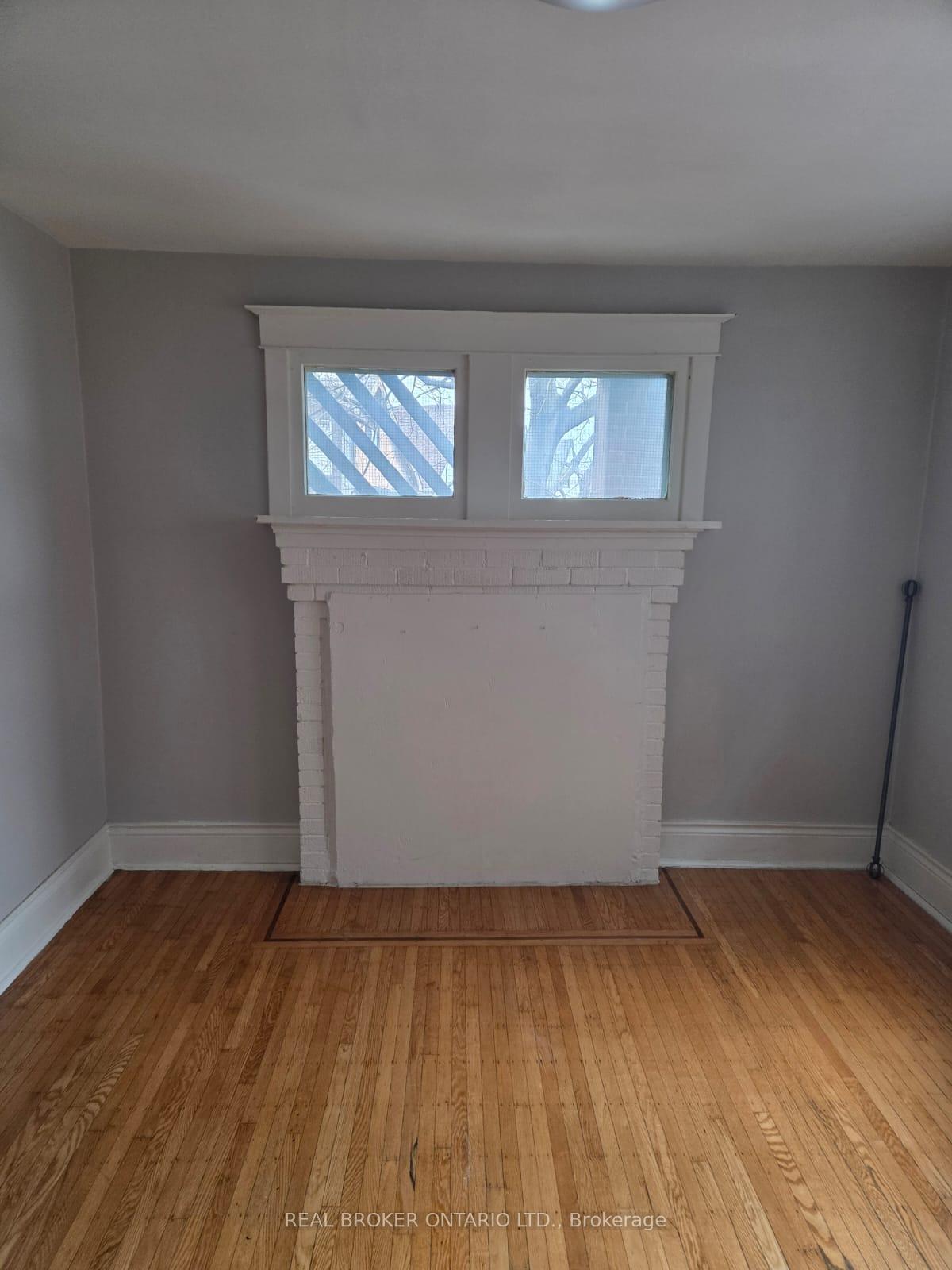 Photo 6 of Unit 5, 985 Main Street E, Hamilton, Crown Point — HOMEH
