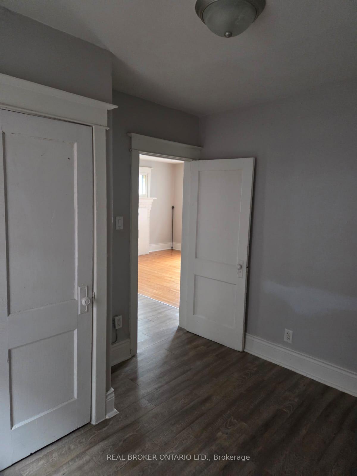 Photo 9 of Unit 5, 985 Main Street E, Hamilton, Crown Point — HOMEH