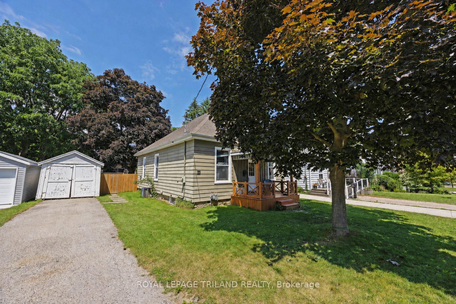 Photo 3 of 49 Devonshire Place, St. Thomas — HOMEH