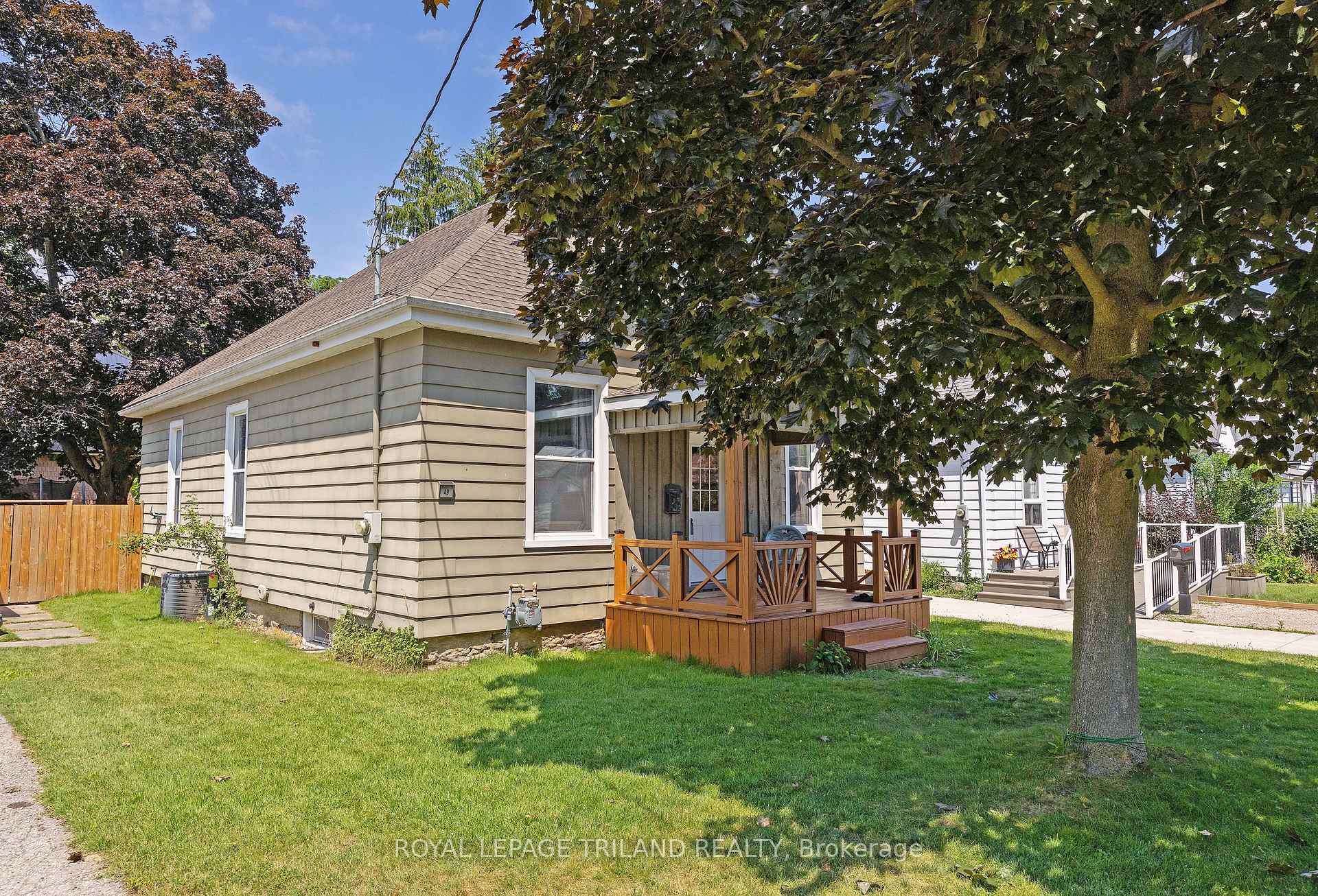 Photo 4 of 49 Devonshire Place, St. Thomas — HOMEH
