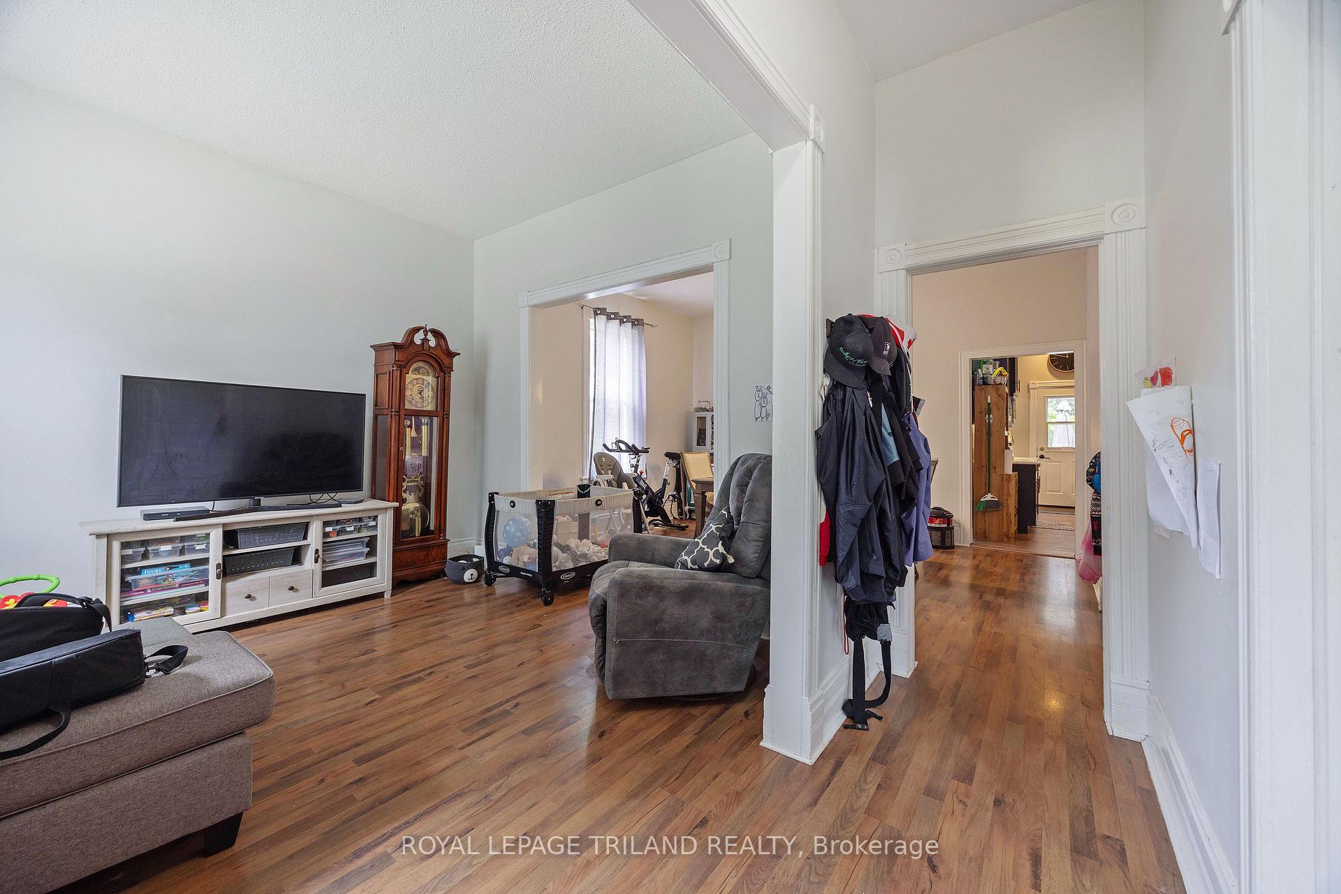 Photo 7 of 49 Devonshire Place, St. Thomas — HOMEH