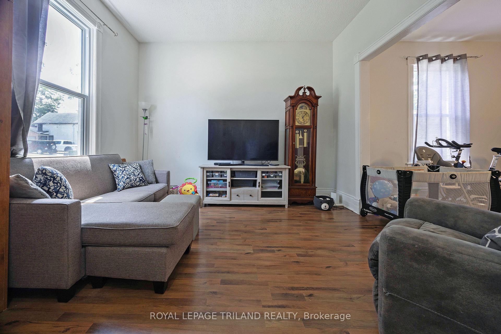 Photo 8 of 49 Devonshire Place, St. Thomas — HOMEH
