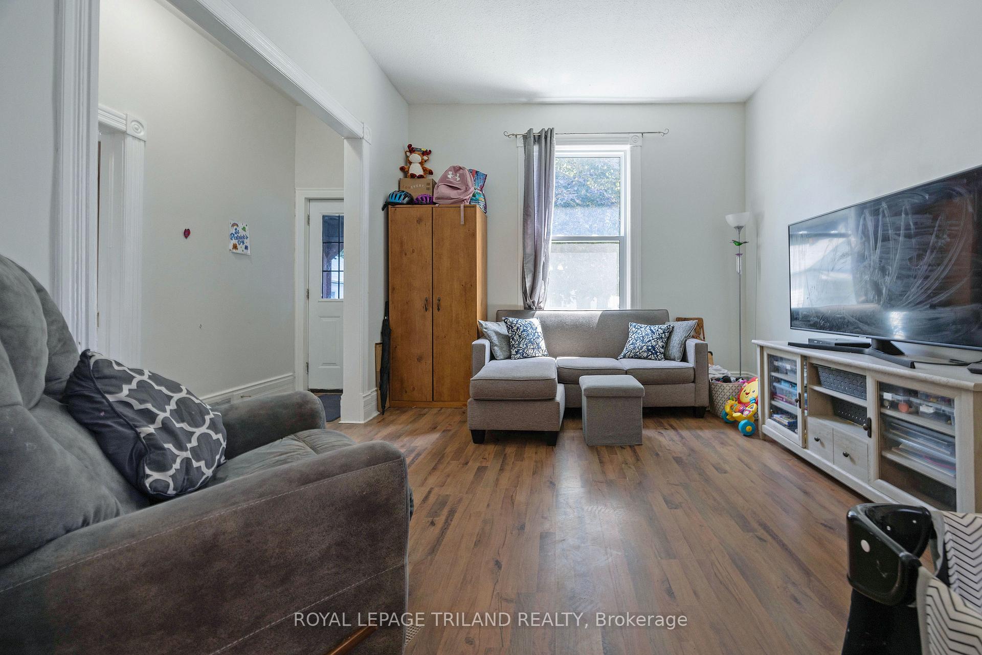 Photo 9 of 49 Devonshire Place, St. Thomas — HOMEH