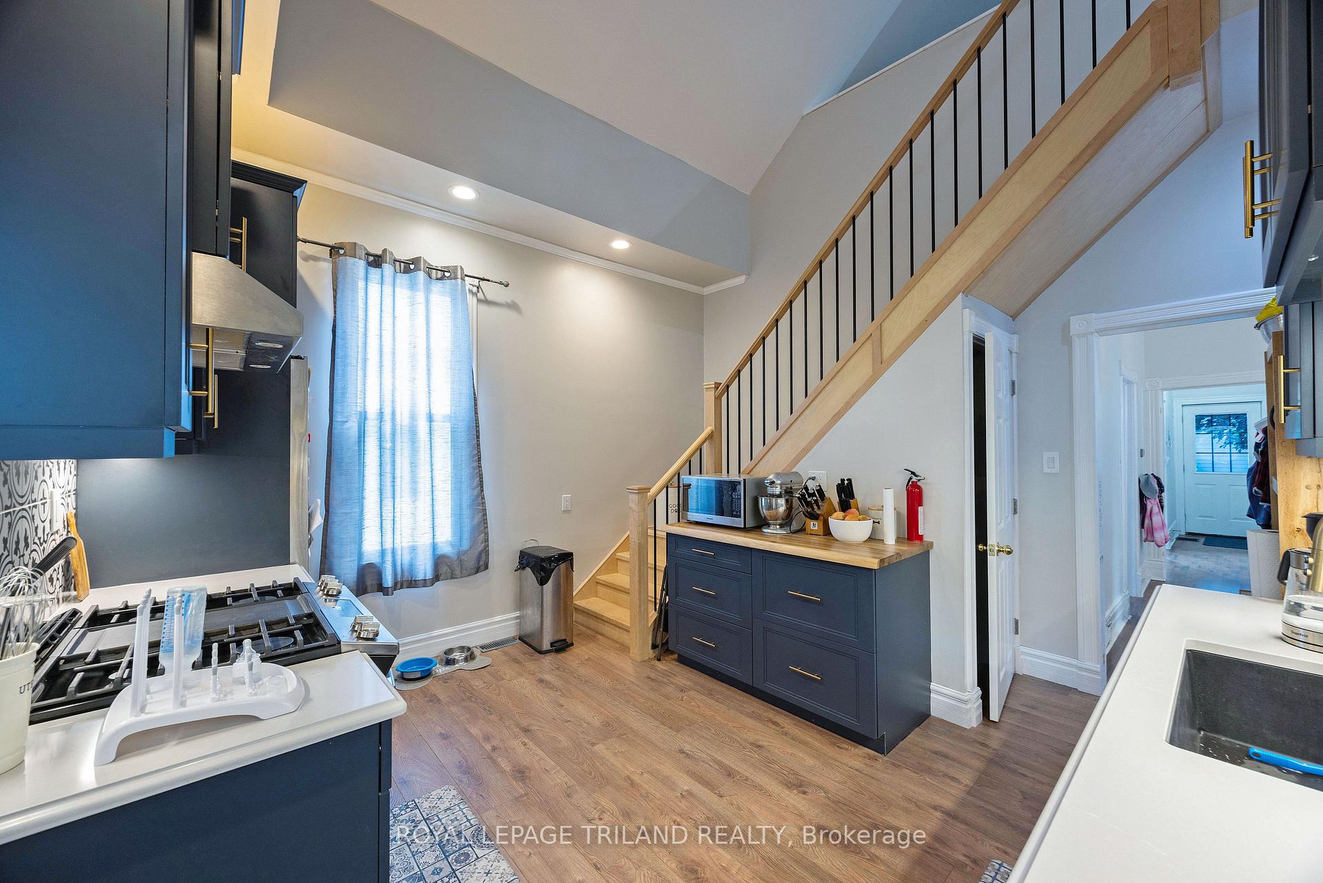 Photo 15 of 49 Devonshire Place, St. Thomas — HOMEH