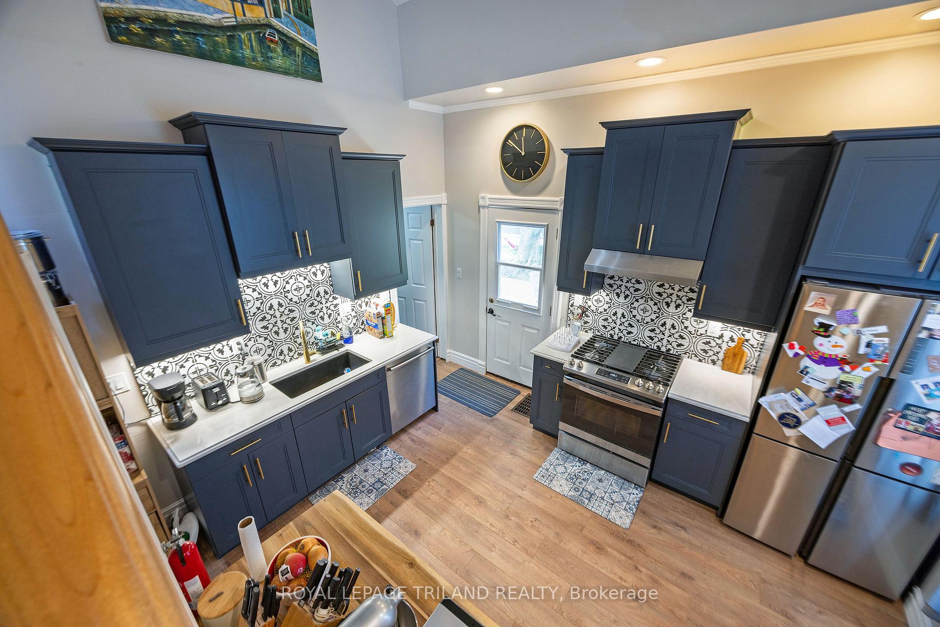 Photo 19 of 49 Devonshire Place, St. Thomas — HOMEH
