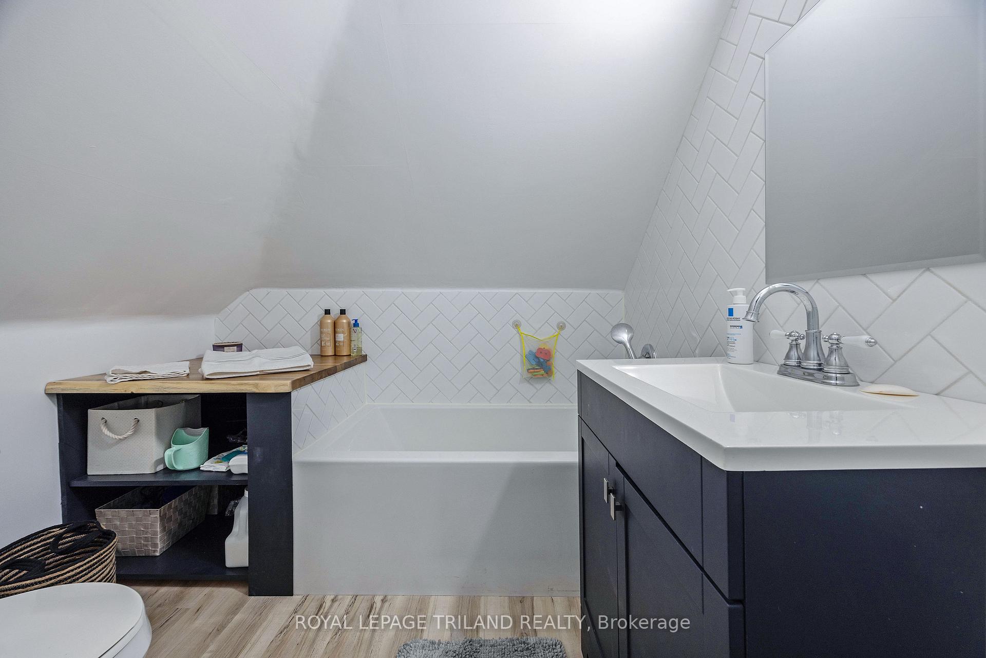 Photo 30 of 49 Devonshire Place, St. Thomas — HOMEH