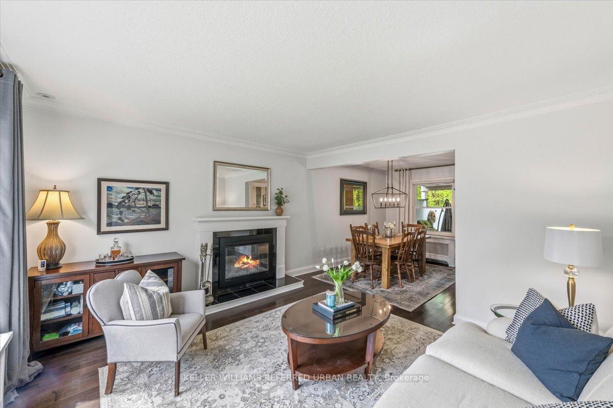 Photo 5 of 19 Walker Road, North York, Lansing-Westgate — HOMEH