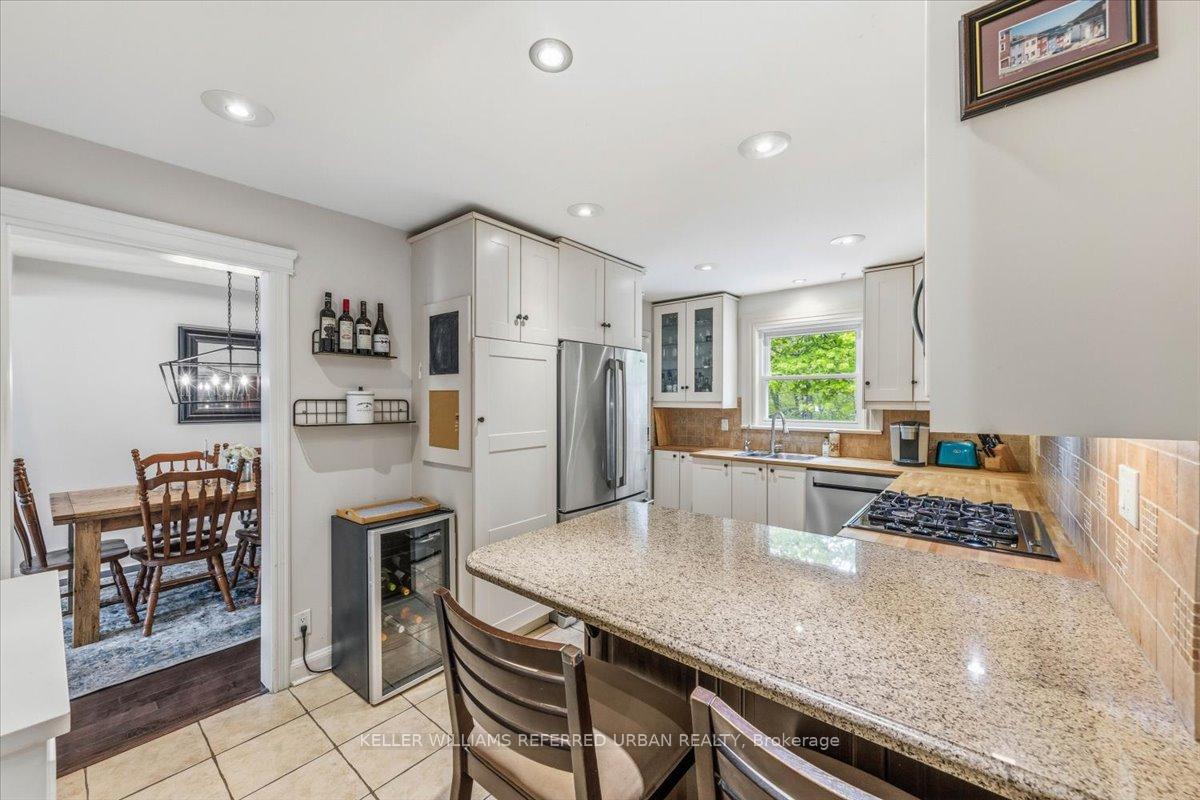 Photo 11 of 19 Walker Road, North York, Lansing-Westgate — HOMEH